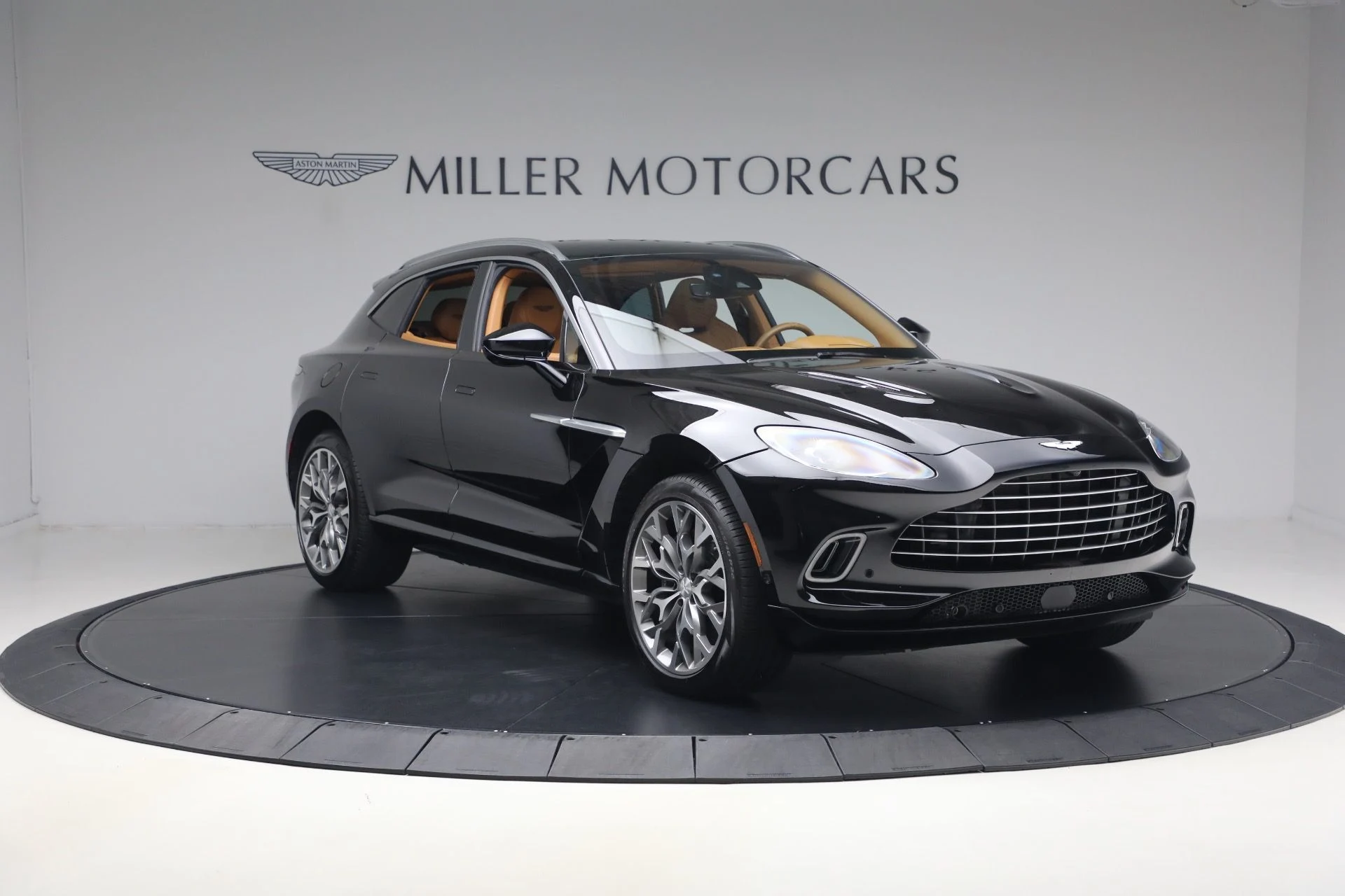 mph010_2450707449_Used_2021_Aston_Martin_DBX_1784989752_f999064ccc