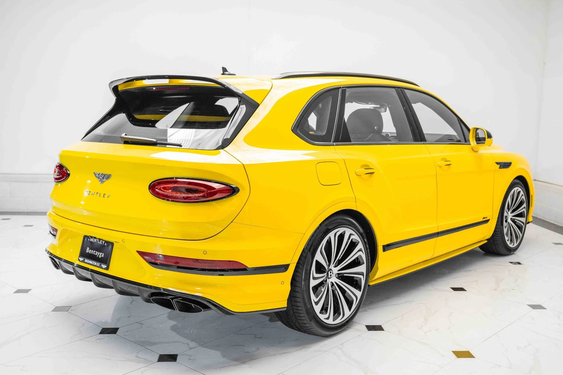 mph010_2455109300_Used_2024_Bentley_Bentayga_Azure_V8_1721581484_e36f7d55b6