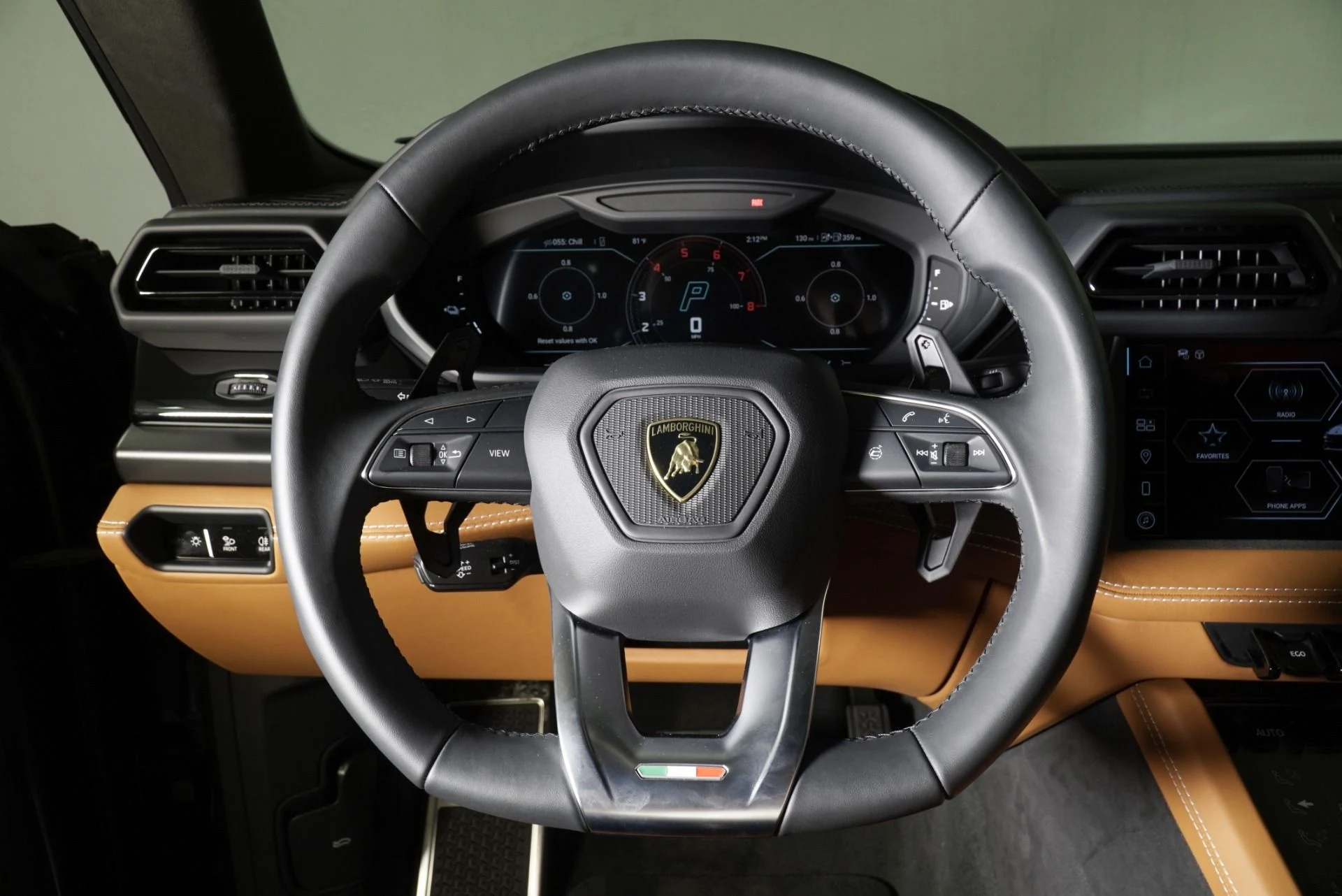 mph010_2457250811_New_2025_Lamborghini_Urus_SE_1760113622_91ba558c66