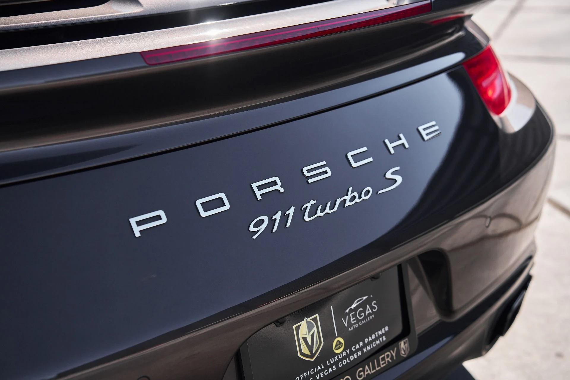 mph010_2458196721_Used_2015_Porsche_911_Turbo_S_1759451659_4bb7ab5fb7