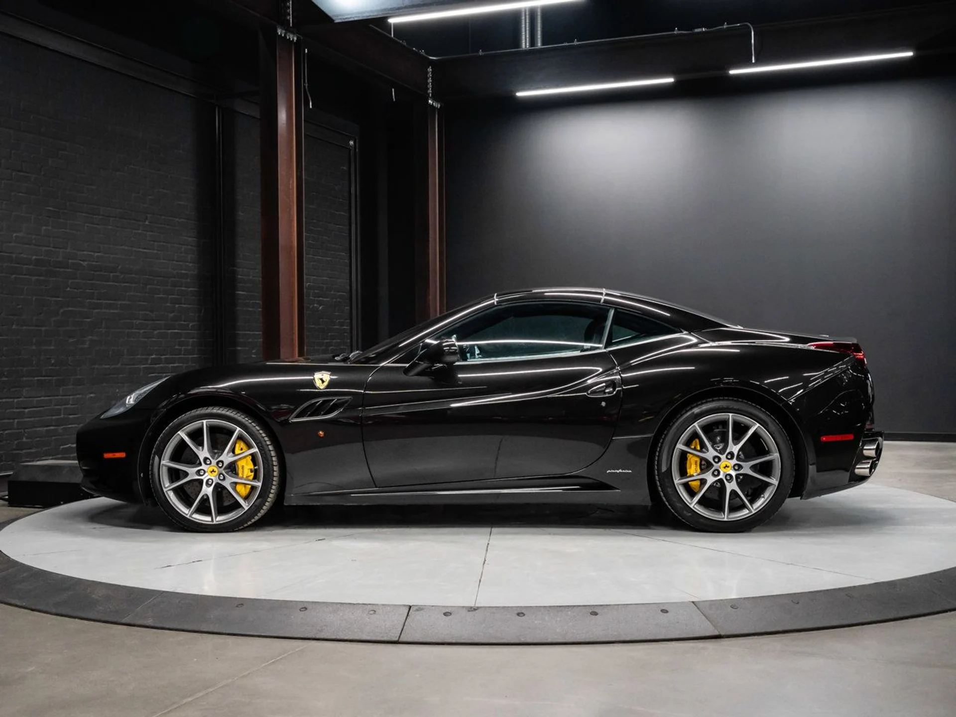 mph010_2460687358_ferrari_california_2011_ff8296a89e