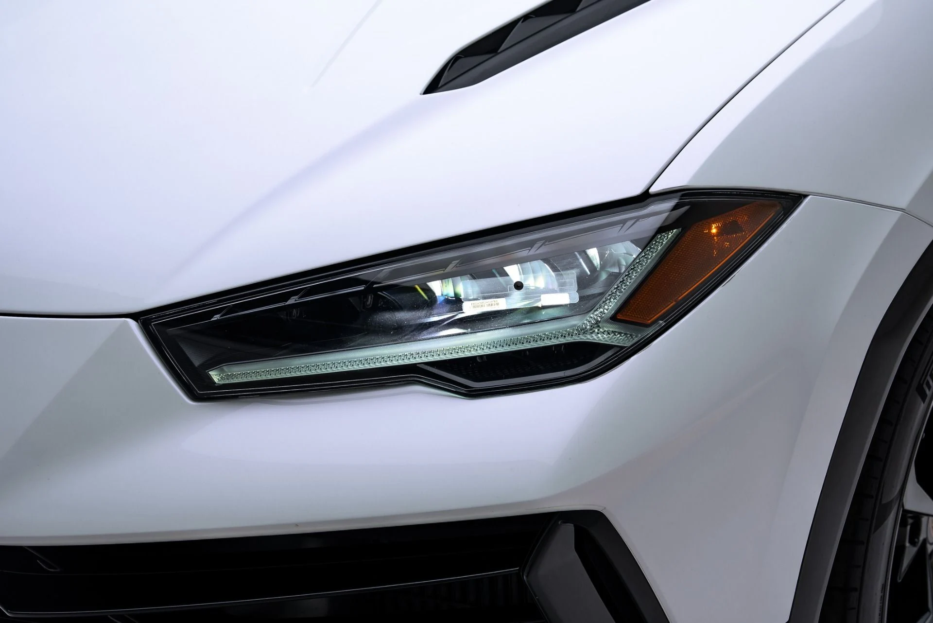 mph010_2463809157_Used_2023_Lamborghini_Urus_S_1776203789_4bfd66c1b2