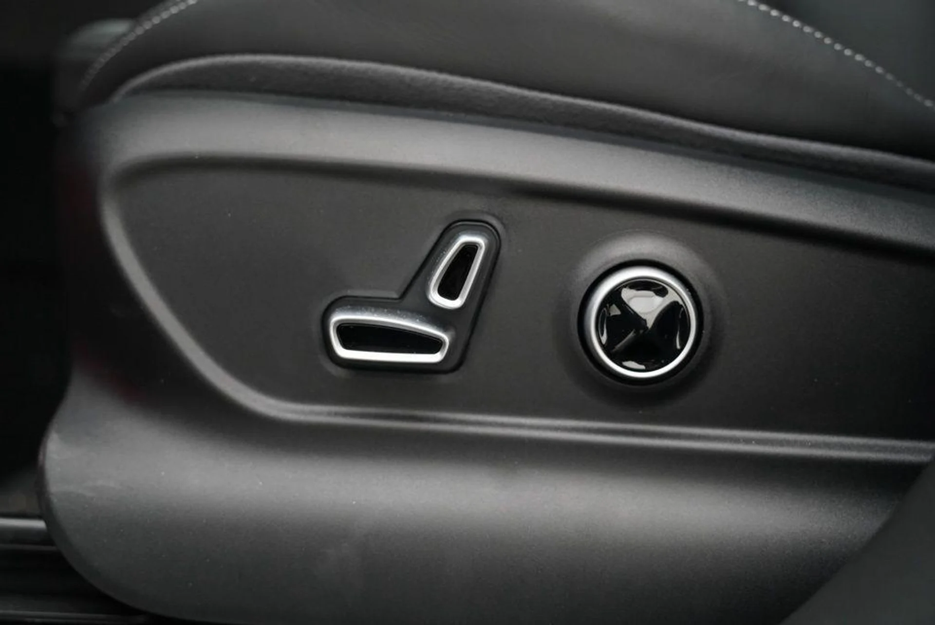 mph010_2469800042_TS_0gi_CE_Zf_Tt05_F8_Omcxzrkeli_Hw_09b4c7ba30