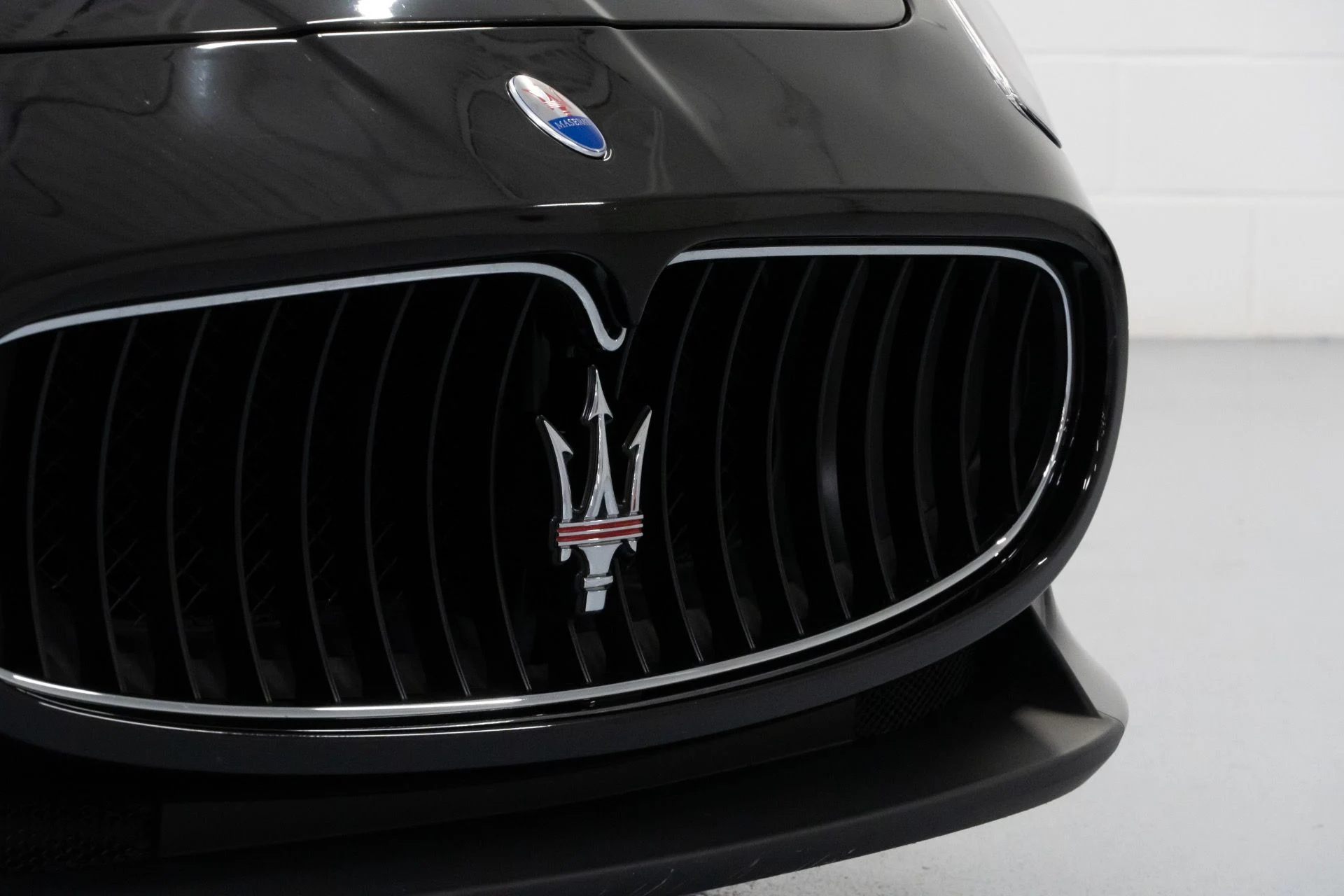 mph010_2471531056_Used_2012_Maserati_Gran_Turismo_MC_1692739987_ba0f411980