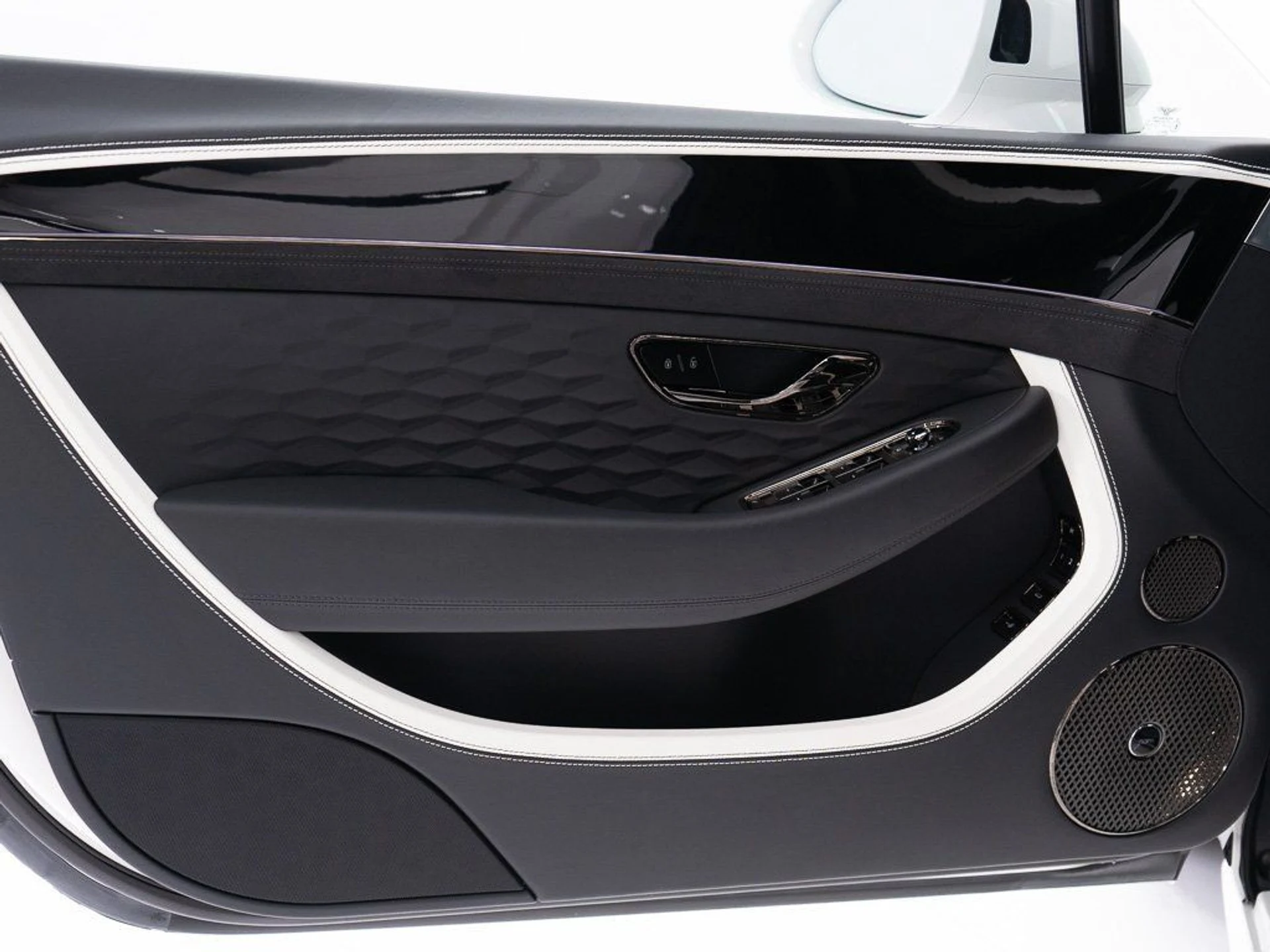 mph010_2473472610_ae430228bc141e6c30cf7e94c44bdb07_6fcd444527