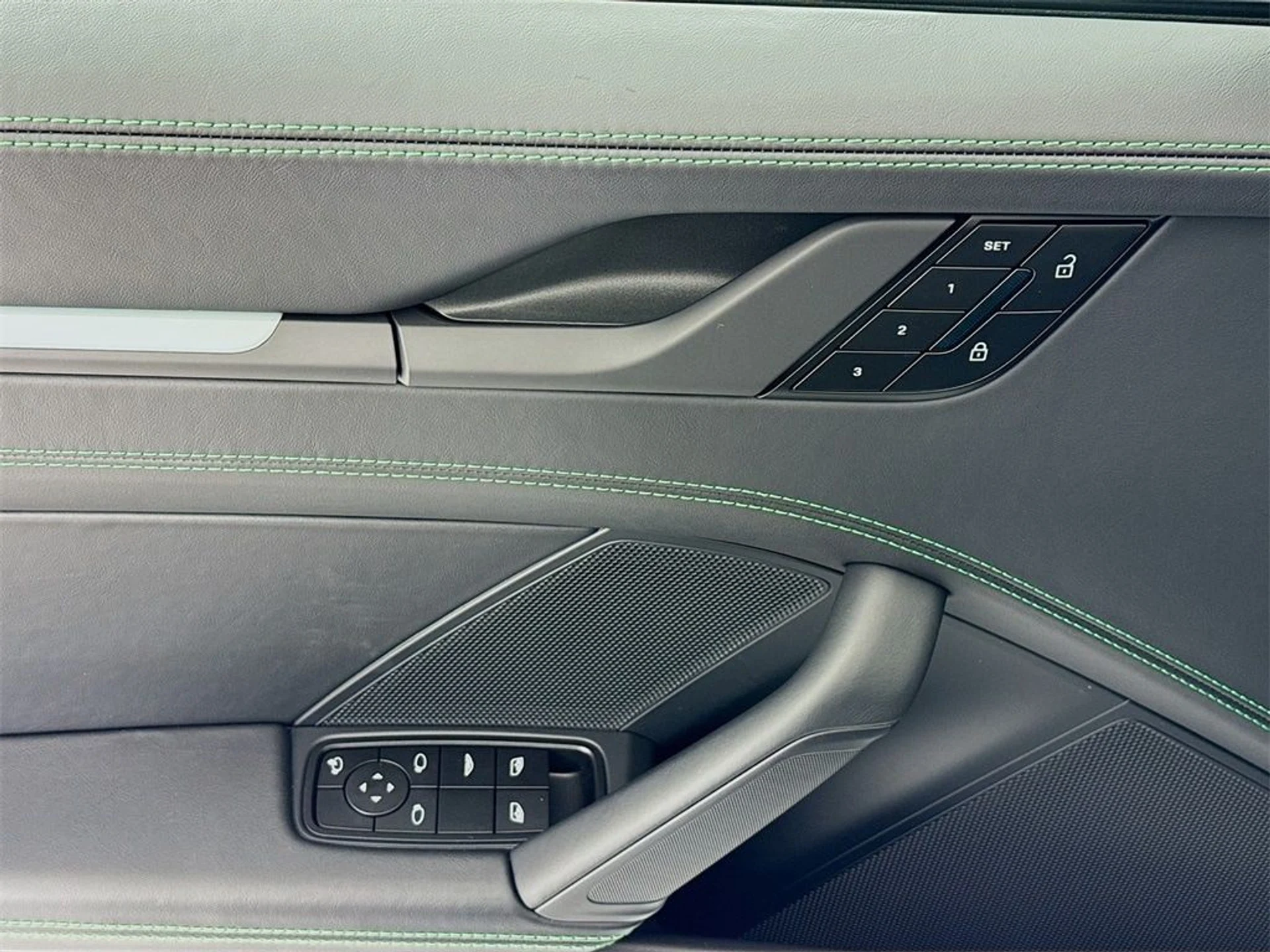 mph010_247802451_0756c201333594ef84523003fae4b052x_4c57ca0681