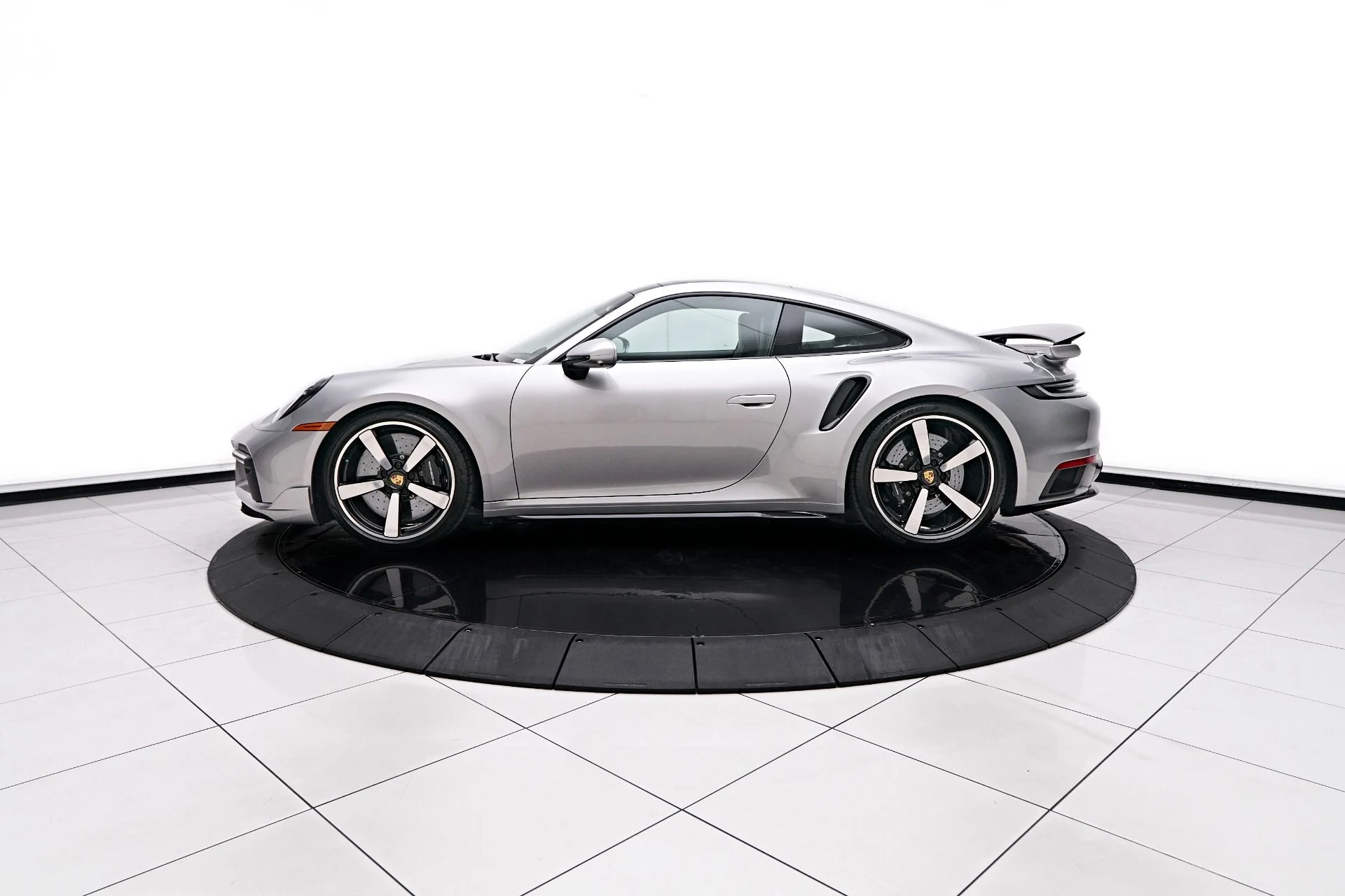 mph010_2482248308_Used_2024_Porsche_911_Turbo_S_1754417049_f9495465ec