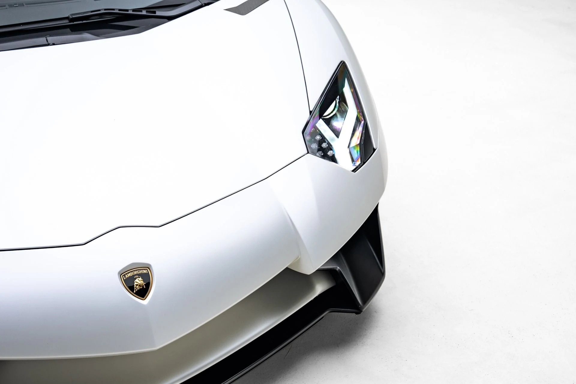 mph010_2483328493_Used_2016_Lamborghini_Aventador_SV_1775078140_2e1e18d86b