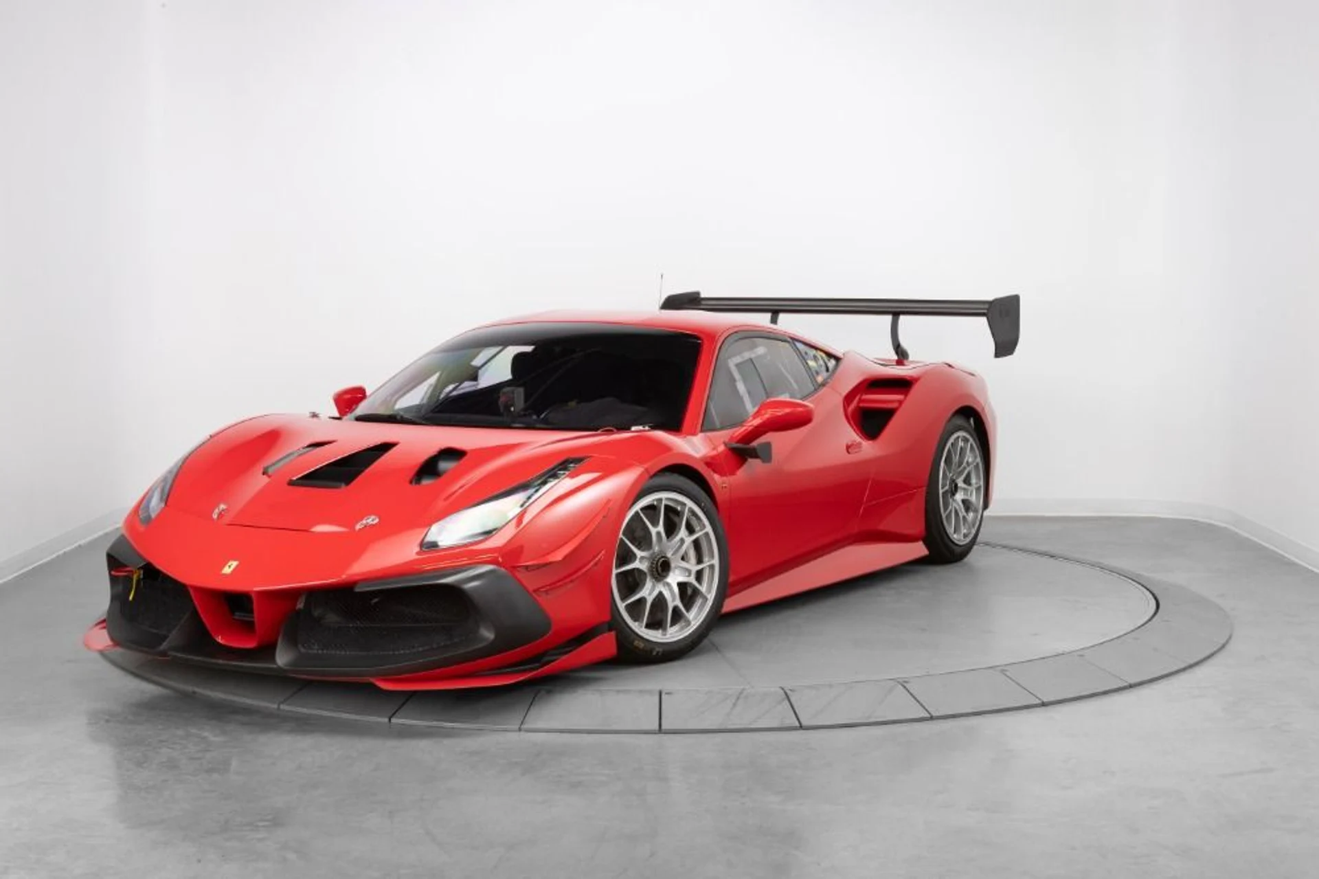 mph010_2483704964_Used_2022_Ferrari_488_Challenge_EVO_60c941d824