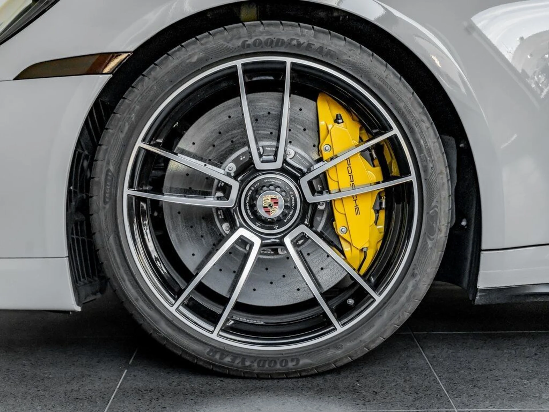 mph010_2486452161_abc7bfc23d7d04b1b5381a7f589ddad5_35808d3246