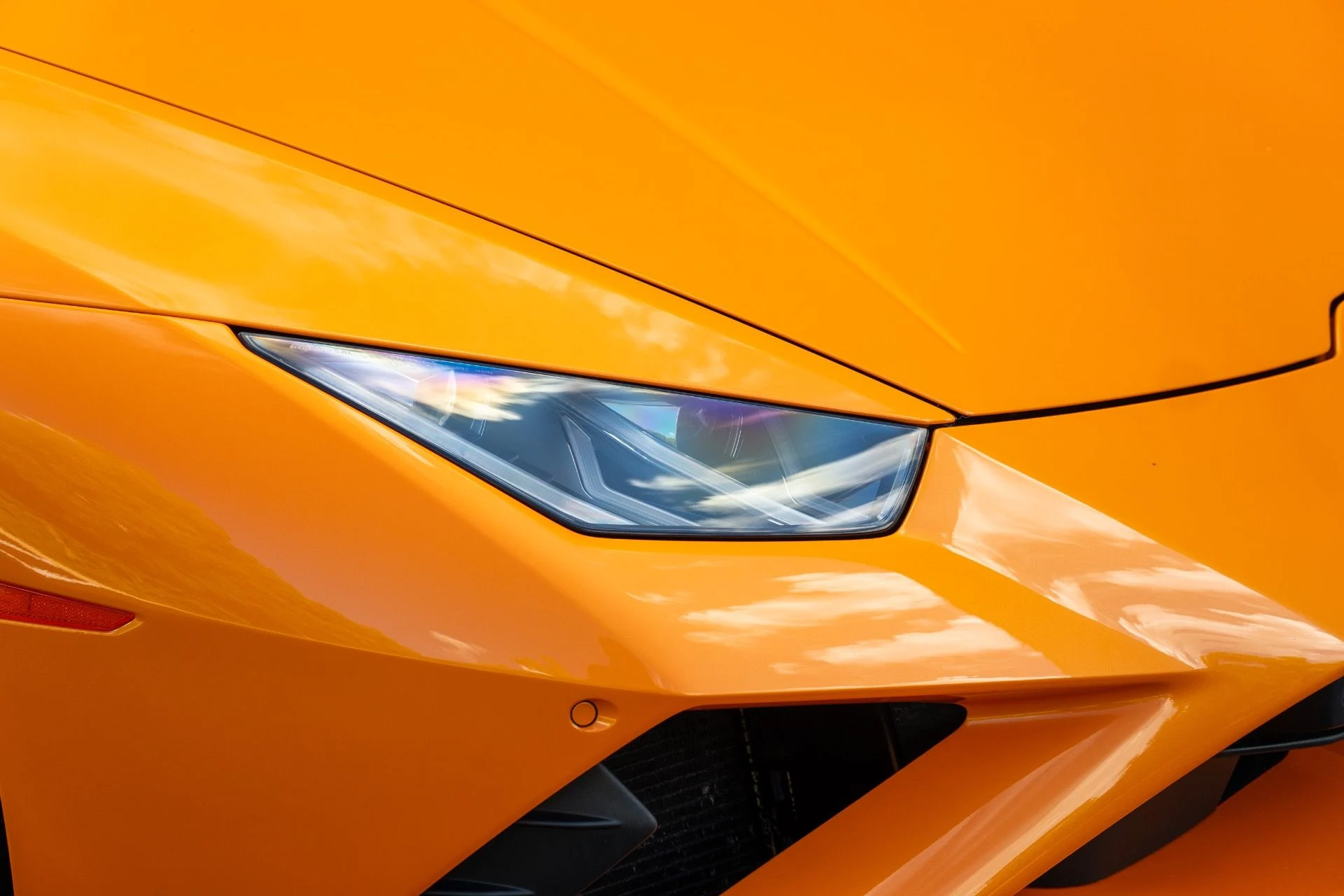 mph010_2491462736_Used_2021_Lamborghini_Huracan_EVO_Spyder_1775496293_670dc681eb