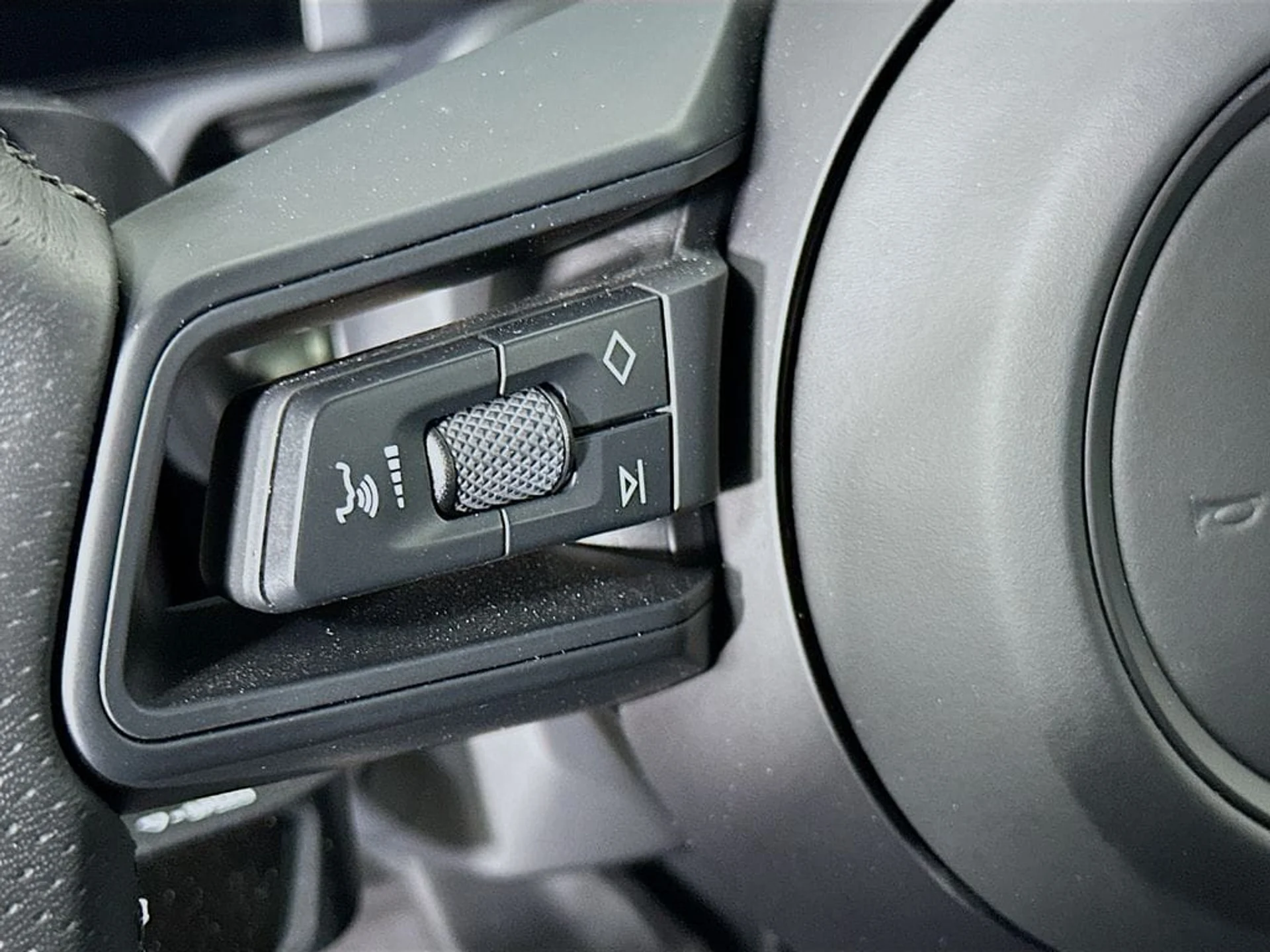 mph010_2493621251_4dc3fa5a0153a3b5eb017a8139af5c81x_ae1e14177e