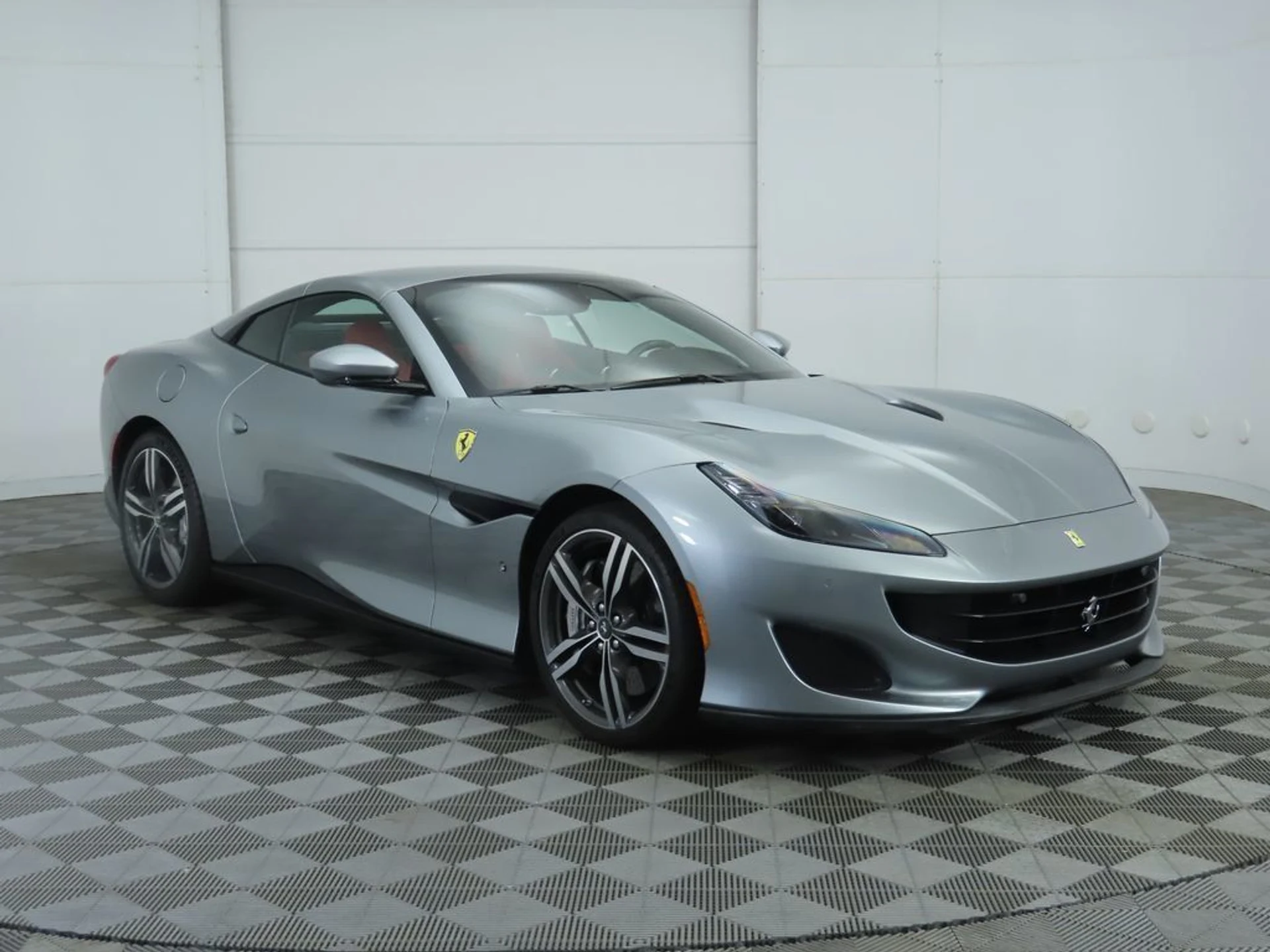 mph010_2496031680_used_2019_ferrari_portofino_base_8119_22954184_11_1024_c4883c2423
