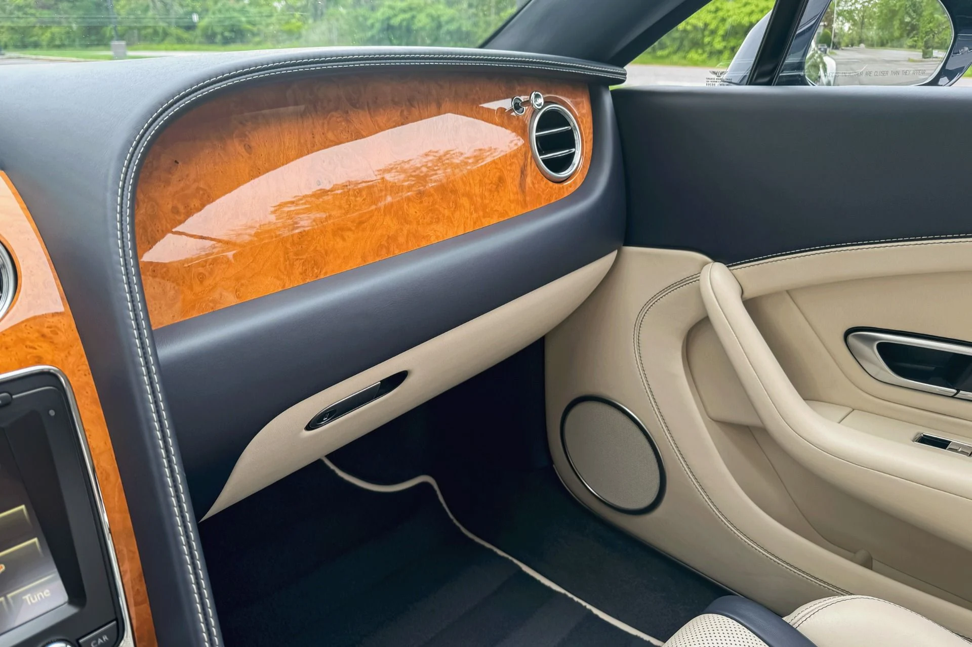 mph010_2498029862_Used_2017_Bentley_Continental_GT_V8_Base_1747218591_c9c3c1fc31