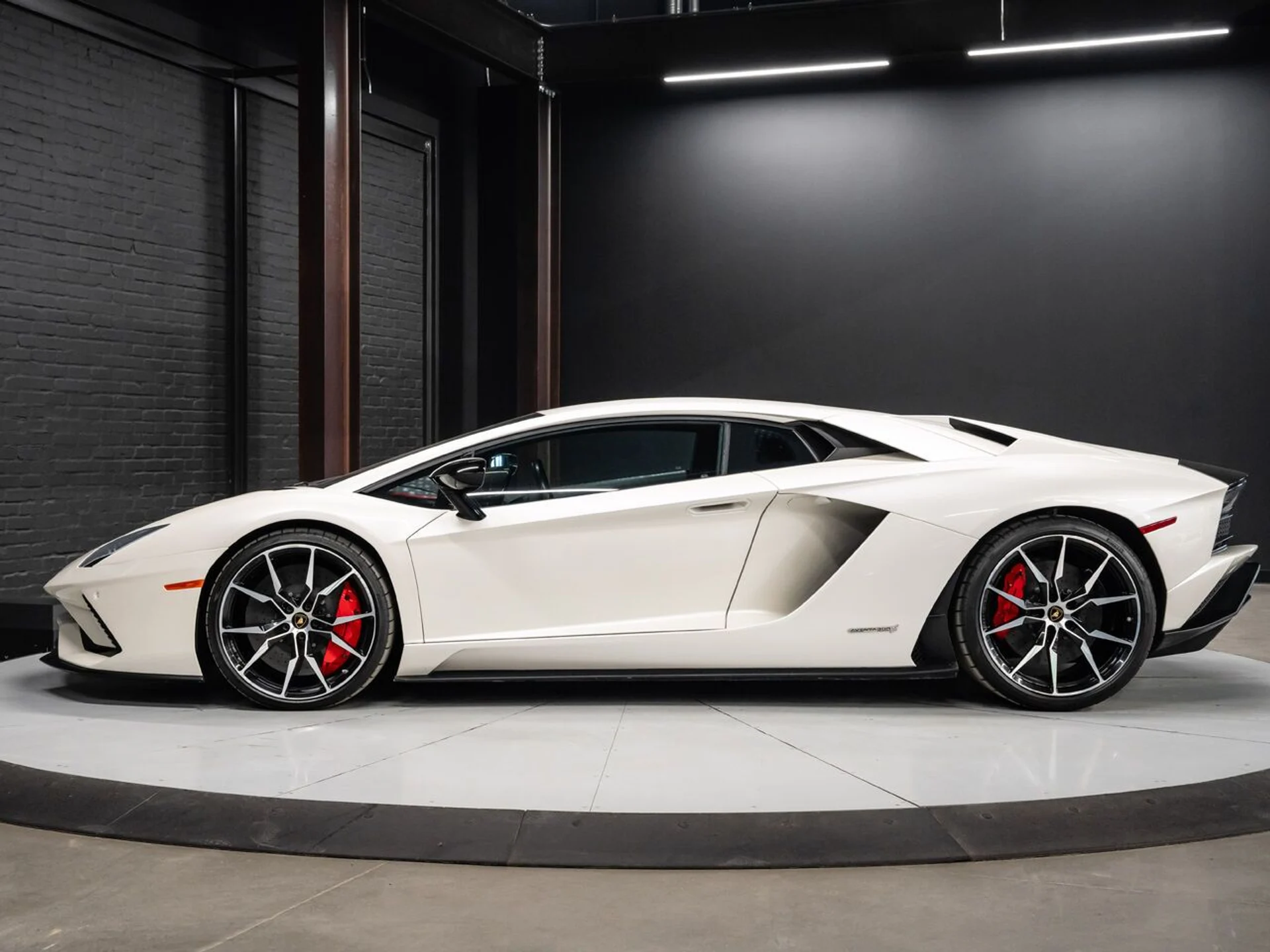 mph010_2505164778_lamborghini_aventador_2017_b6cbcf6f10