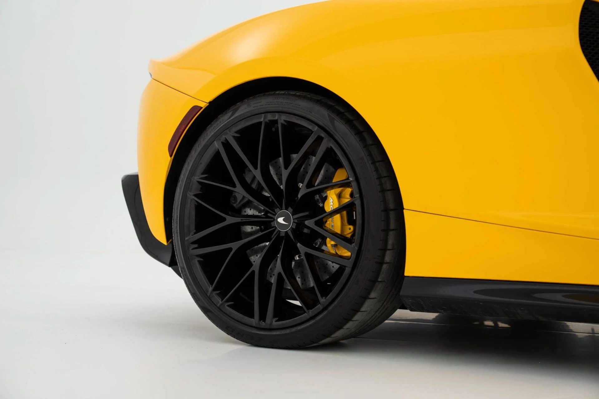 mph010_2512645593_Used_2023_Mc_Laren_GT_1774627643_0de4e5e578