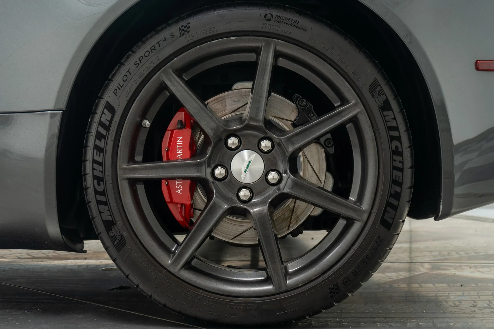 mph010_2524973269_Used_2008_Aston_Martin_V8_Vantage_Roadster_1756322519_efb7ff9e31