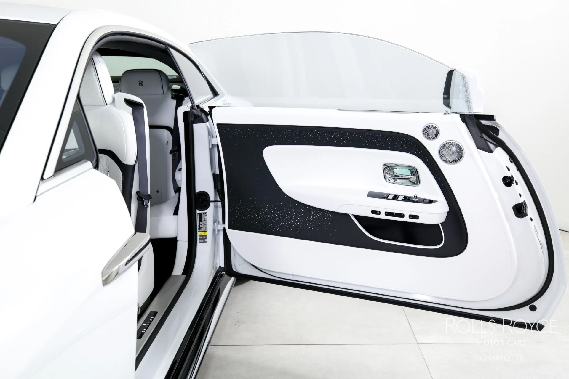 mph010_252501644_Used_2024_Rolls_Royce_Spectre_1712872063_0166d1eb52