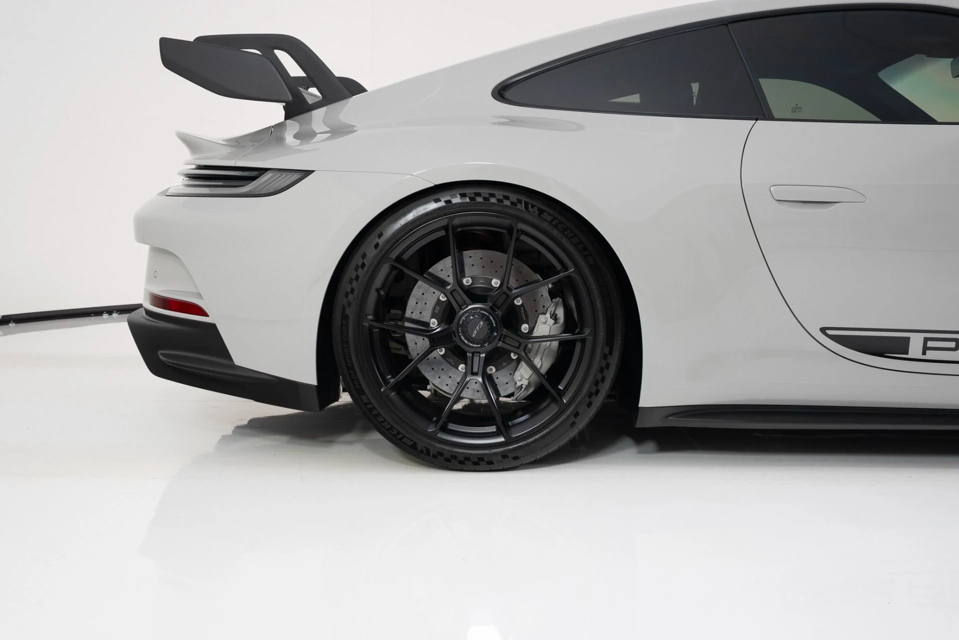 mph010_2536214105_Used_2022_Porsche_911_GT_3_1772126171_14d13a2d13