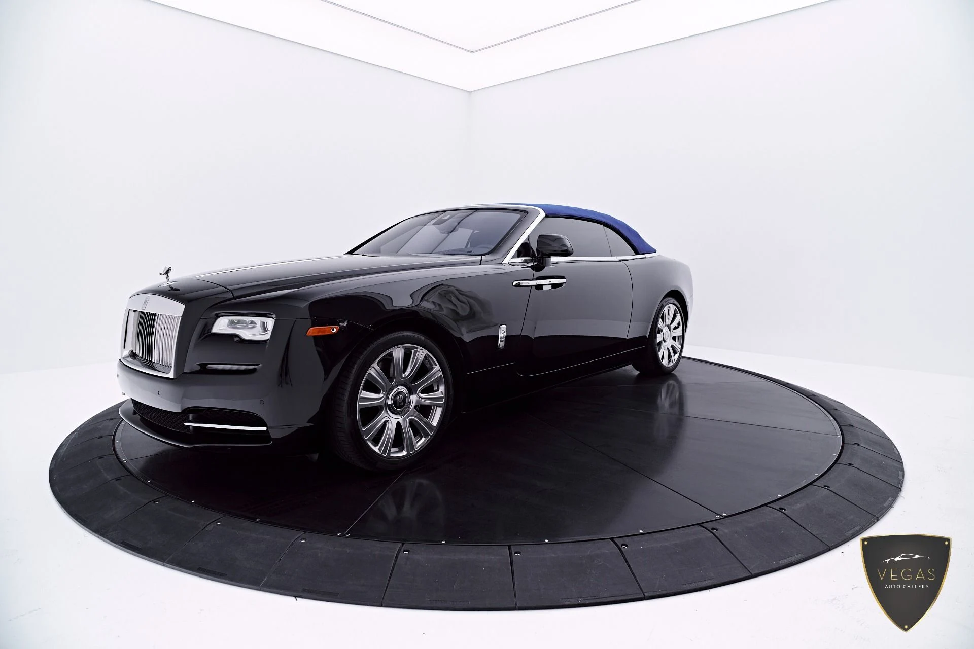 mph010_2540058212_Used_2019_Rolls_Royce_Dawn_Base_1782162924_fbe98f7edc