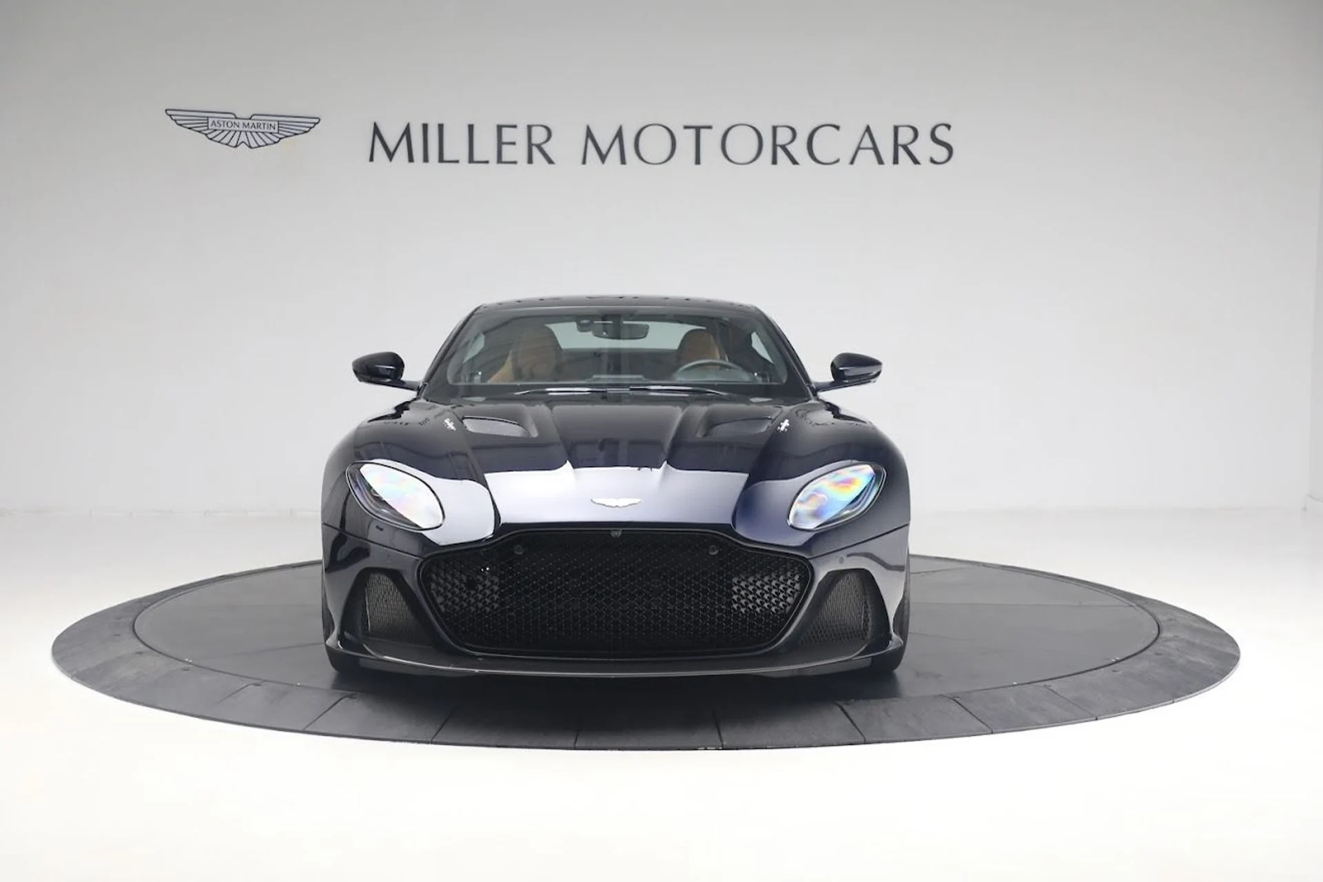 mph010_2541229541_Used_2019_Aston_Martin_DBS_Superleggera_1688394544_e471ed0228