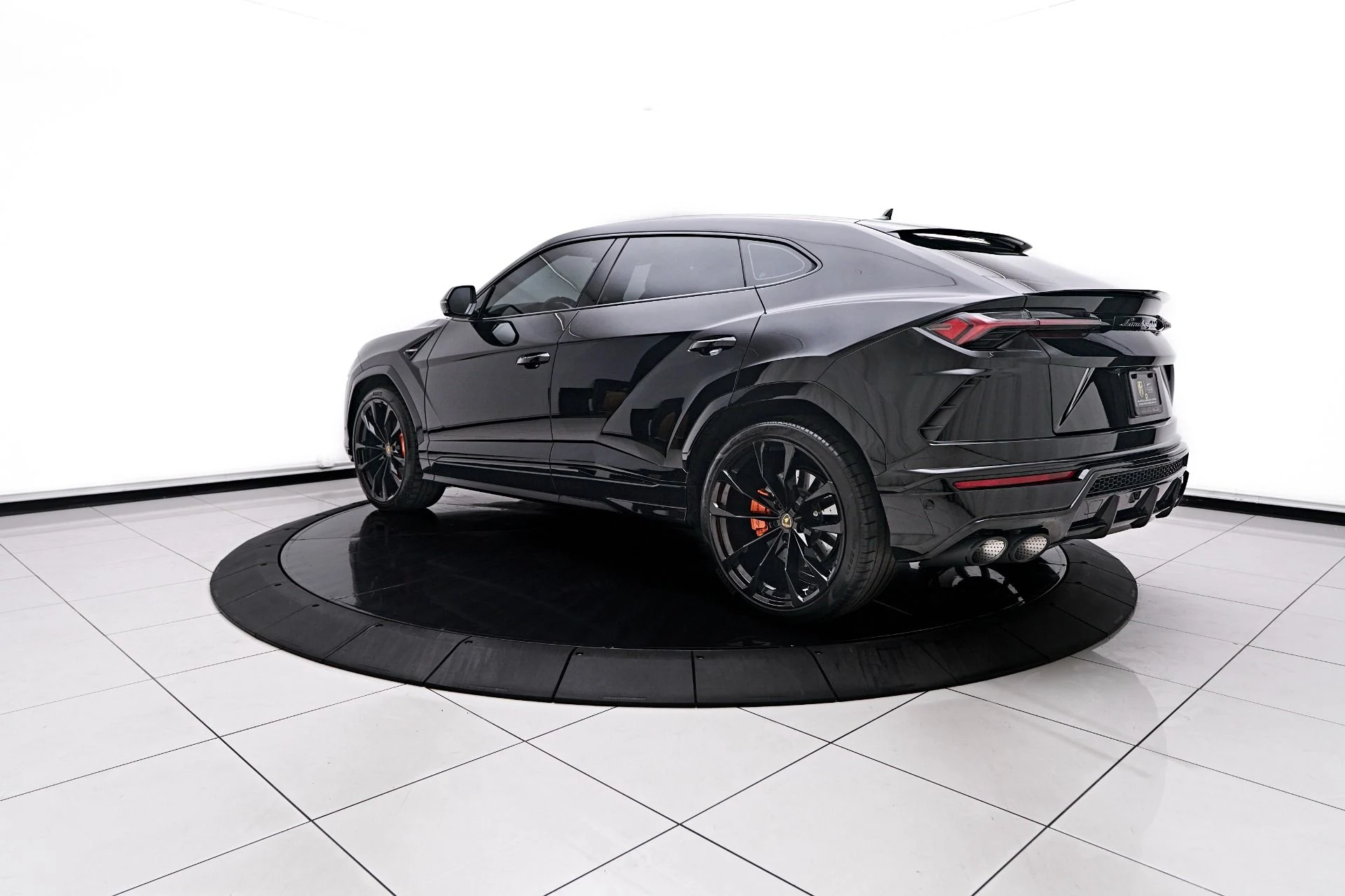 mph010_2549987917_Used_2022_Lamborghini_Urus_1753311555_611a32e4b0