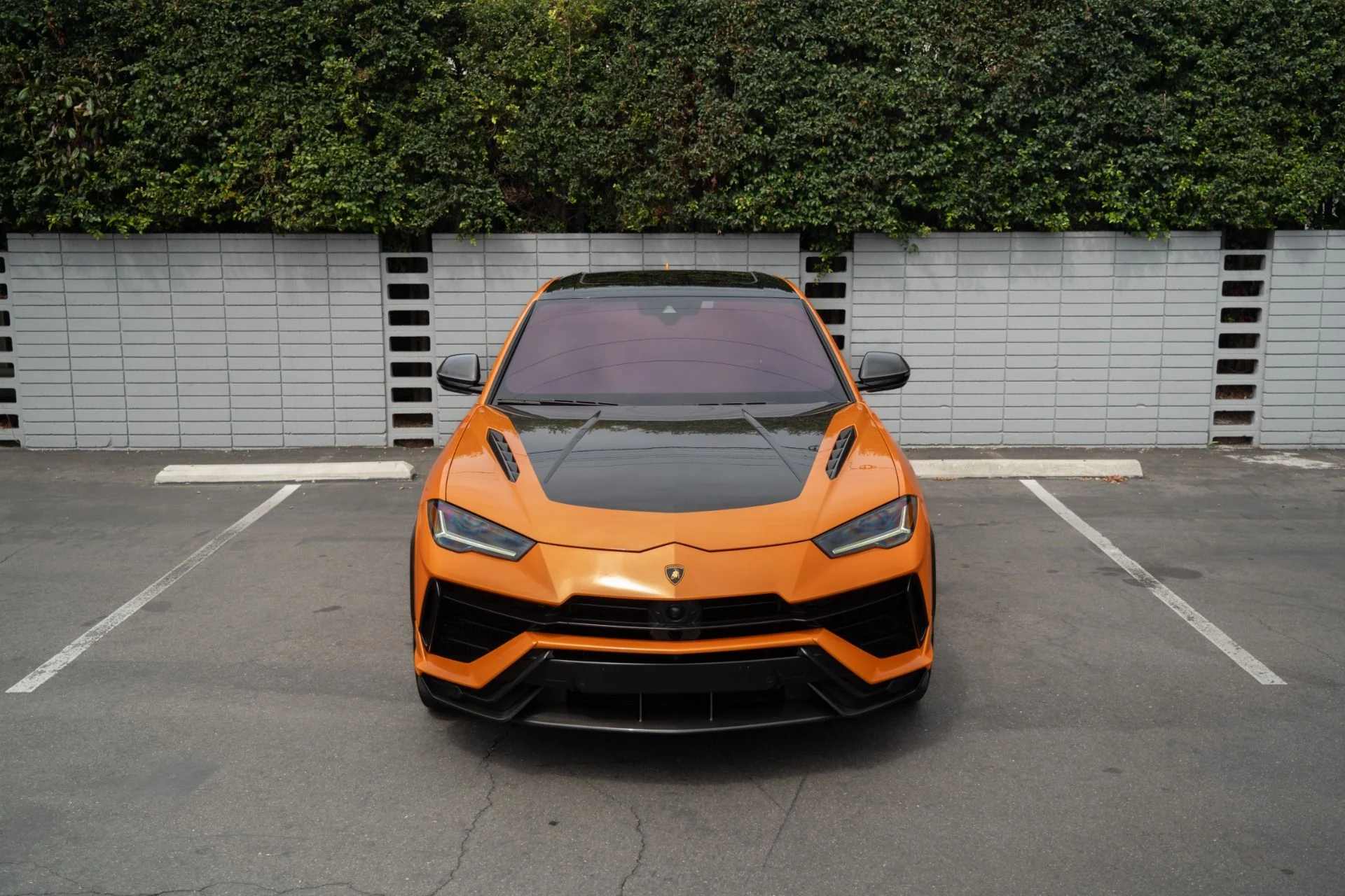 mph010_255141355_Used_2022_Lamborghini_Urus_1755127635_6e46b09e5f