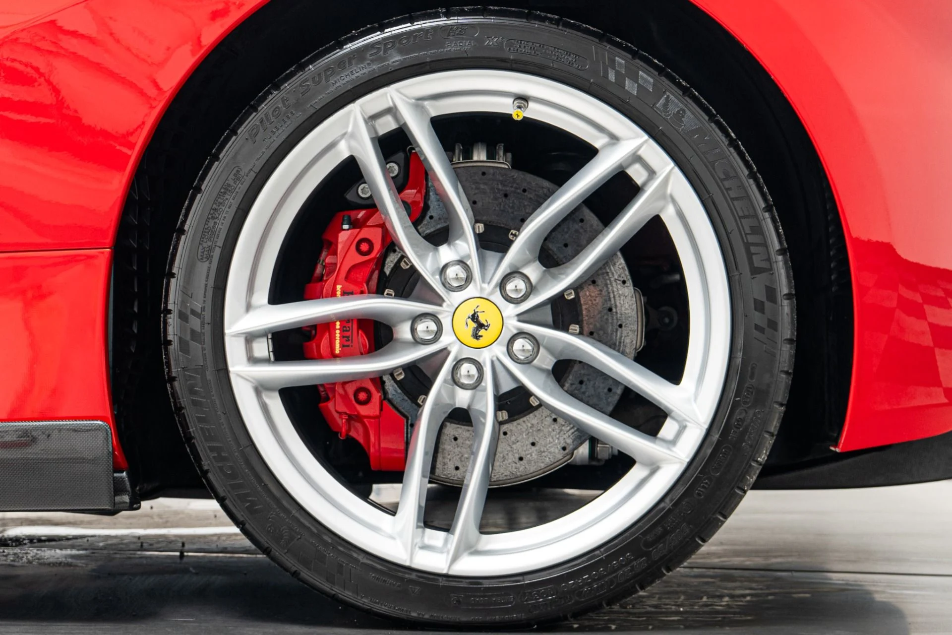 mph010_2561873583_Used_2017_Ferrari_488_Spider_1776892086_4097794b90