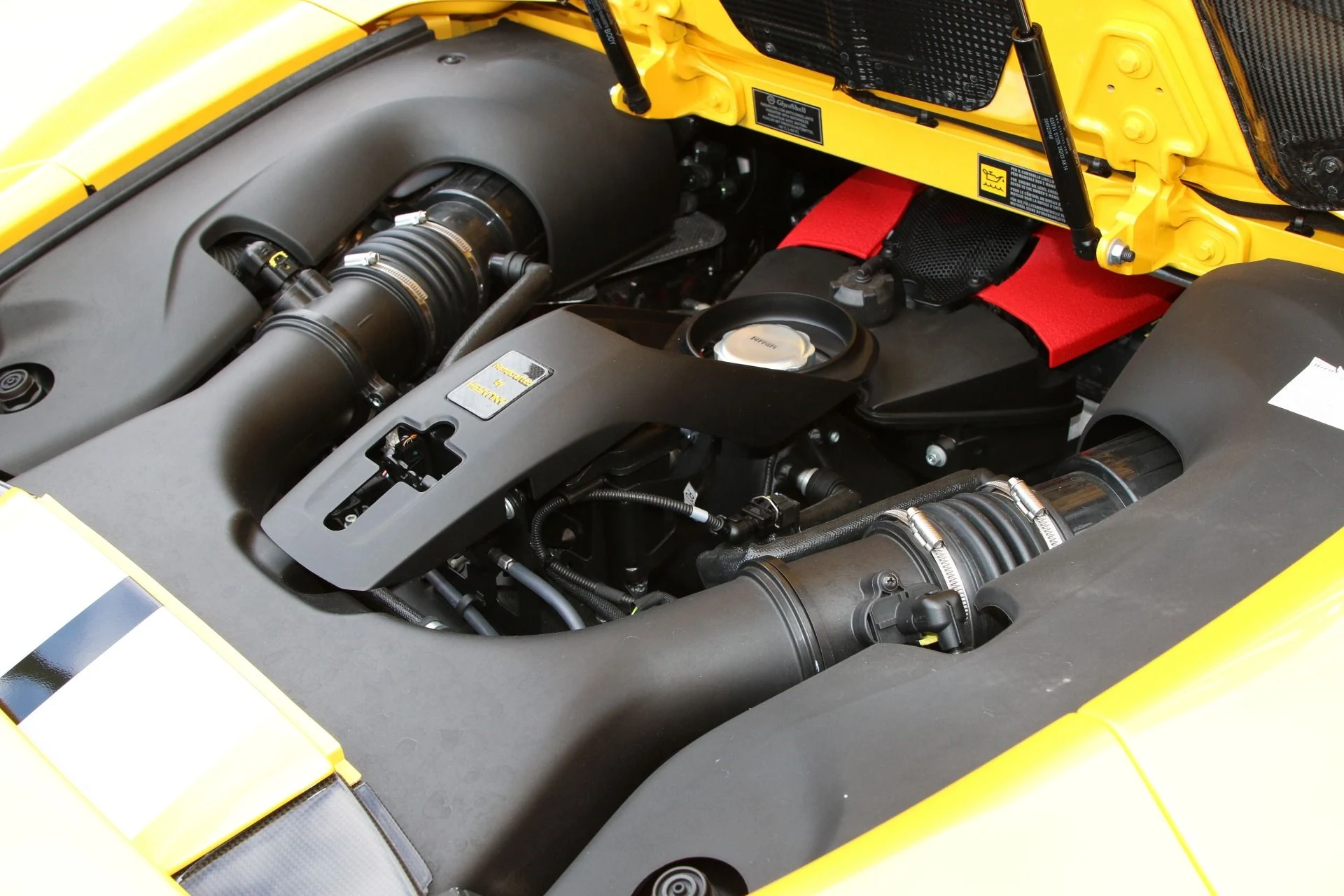 mph010_2561992024_Used_2021_Ferrari_F8_Spider_1759268236_2a62f26cb5