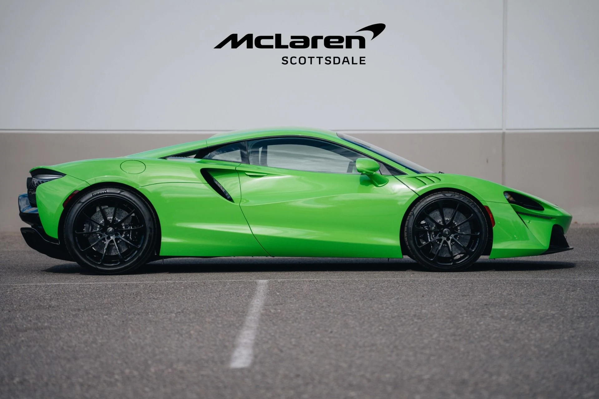 mph010_2562916902_Used_2025_MCLAREN_ARTURA_1732372131_66b4969105
