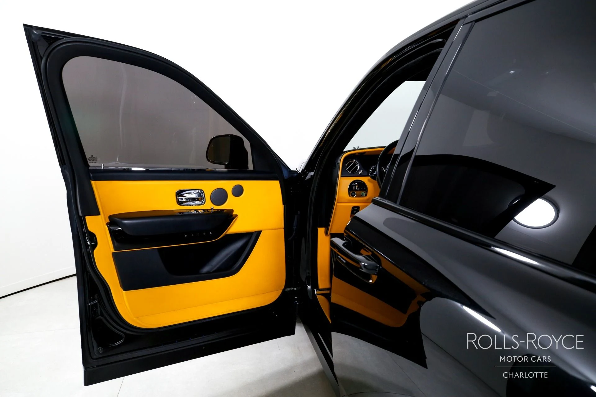 mph010_2565195468_Used_2022_Rolls_Royce_Cullinan_1769449841_460631a58b