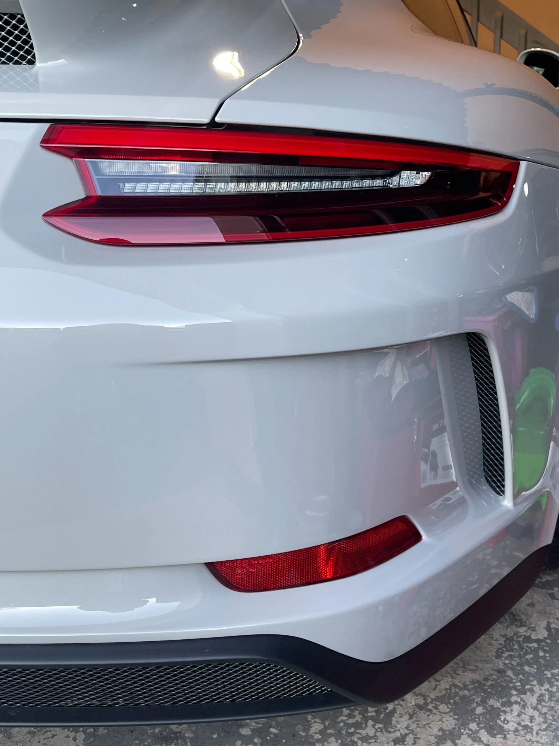 mph010_2566268722_Used_2018_Porsche_911_GT_3_1764615089_a7dc92fa0a