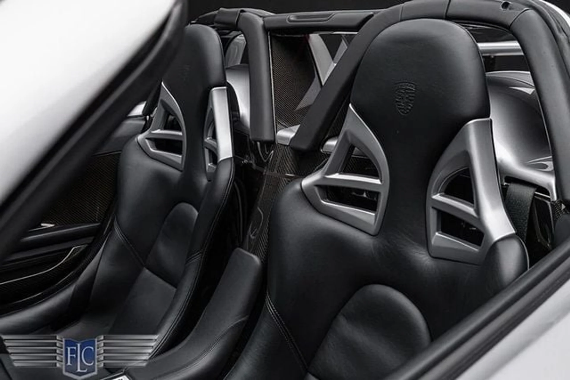 mph010_2573394036_used_2005_porsche_carrera_gt_2drcarrera_9689_23058550_15_640_e6a2430342