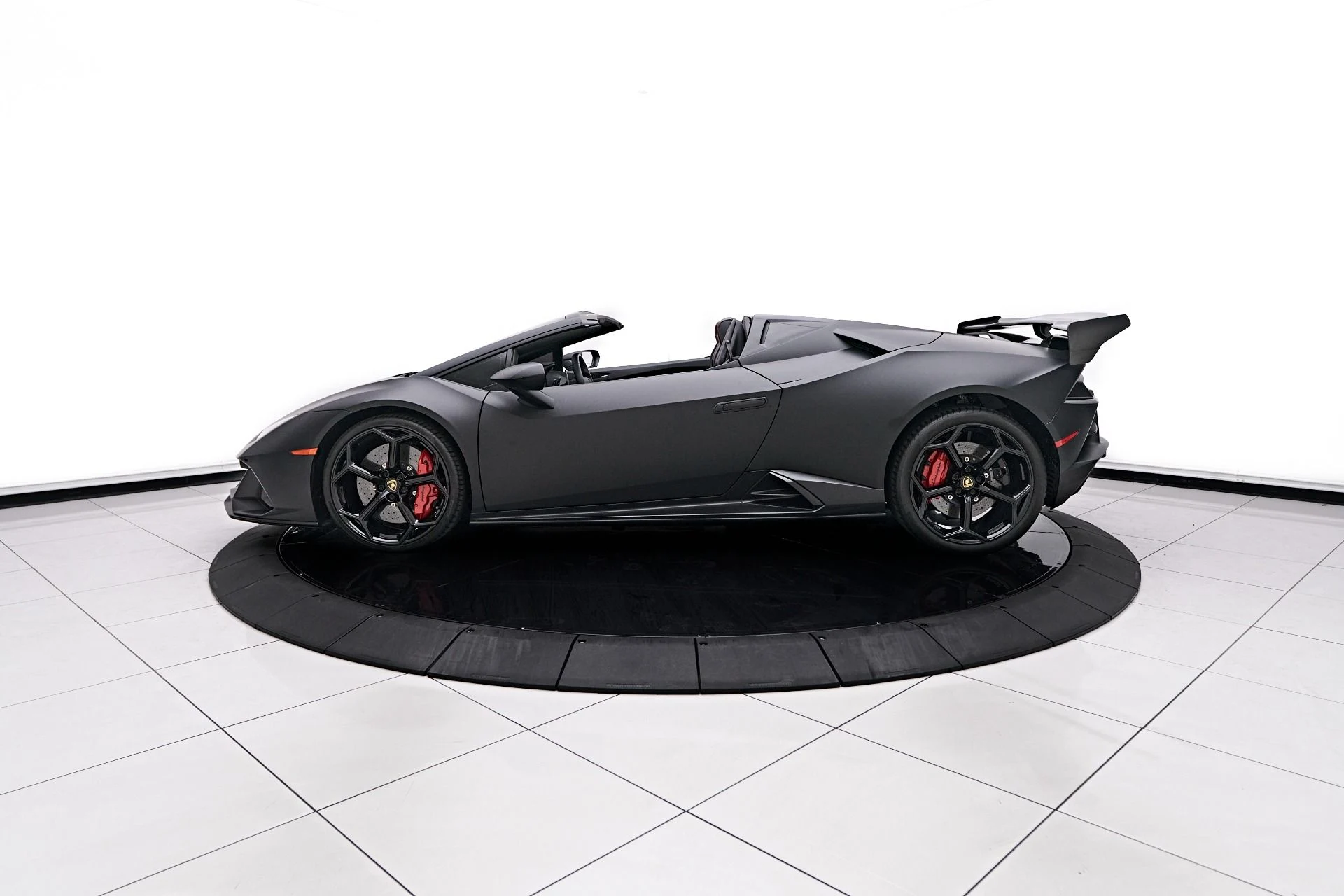 mph010_2577228768_Used_2020_Lamborghini_Huracan_EVO_Base_1755655861_2a1aefdc40