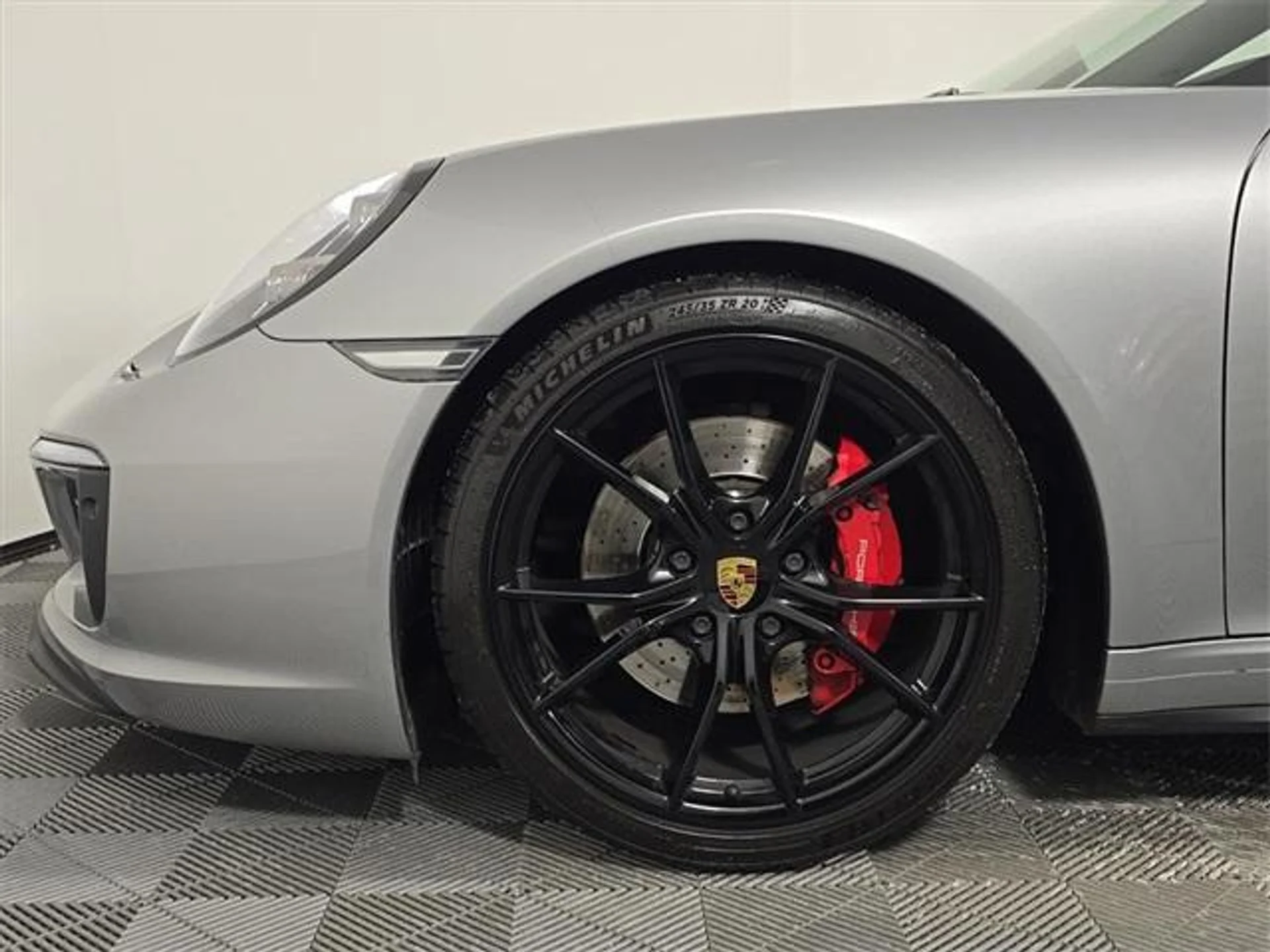 mph010_2584920972_hn9iiw6_Y5p_Hd_NZ_5_Pax_Is_Ngkqlg_534ce8cf1d