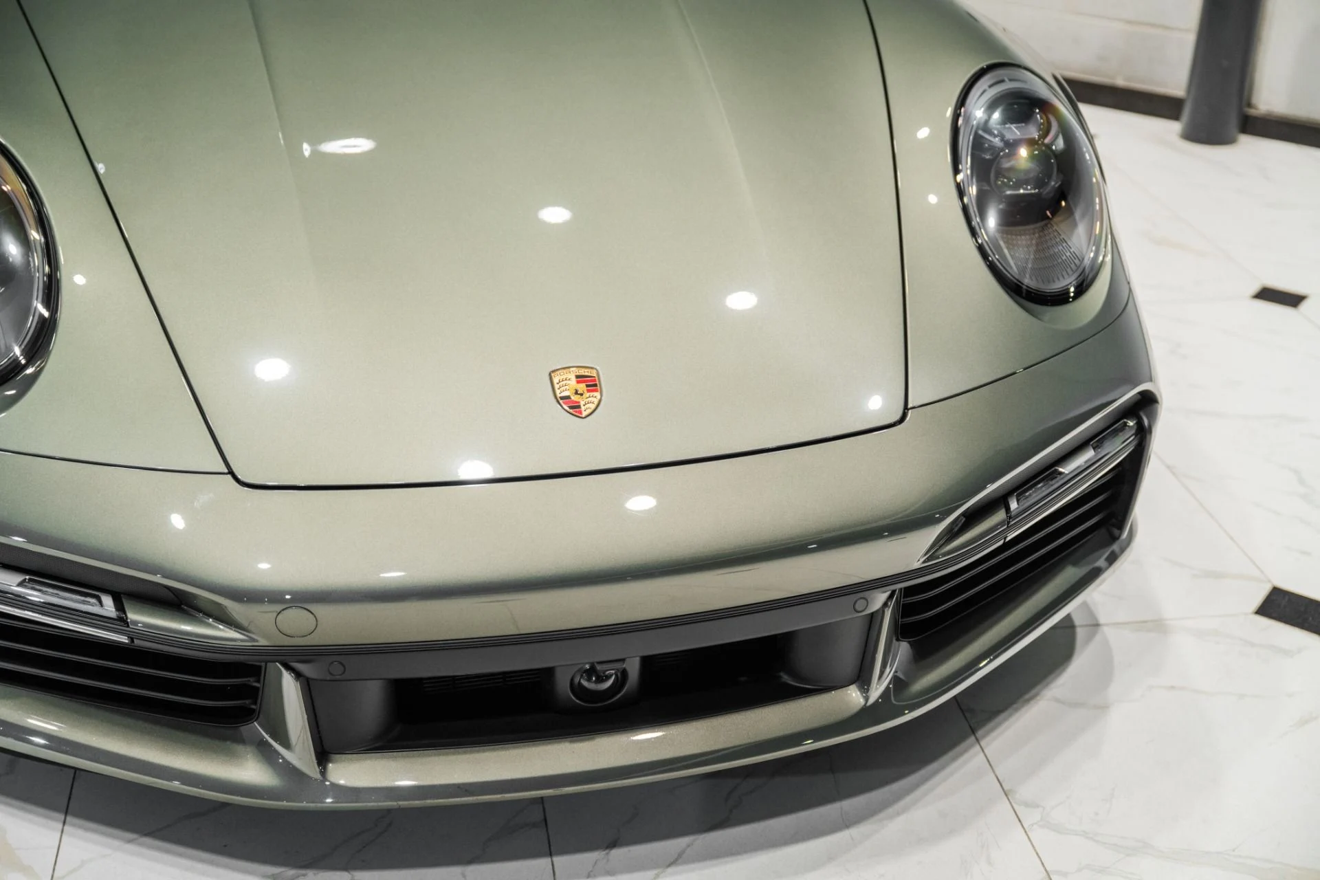 mph010_2585685451_Used_2021_Porsche_911_Turbo_S_1775321937_35cf8f9b8d