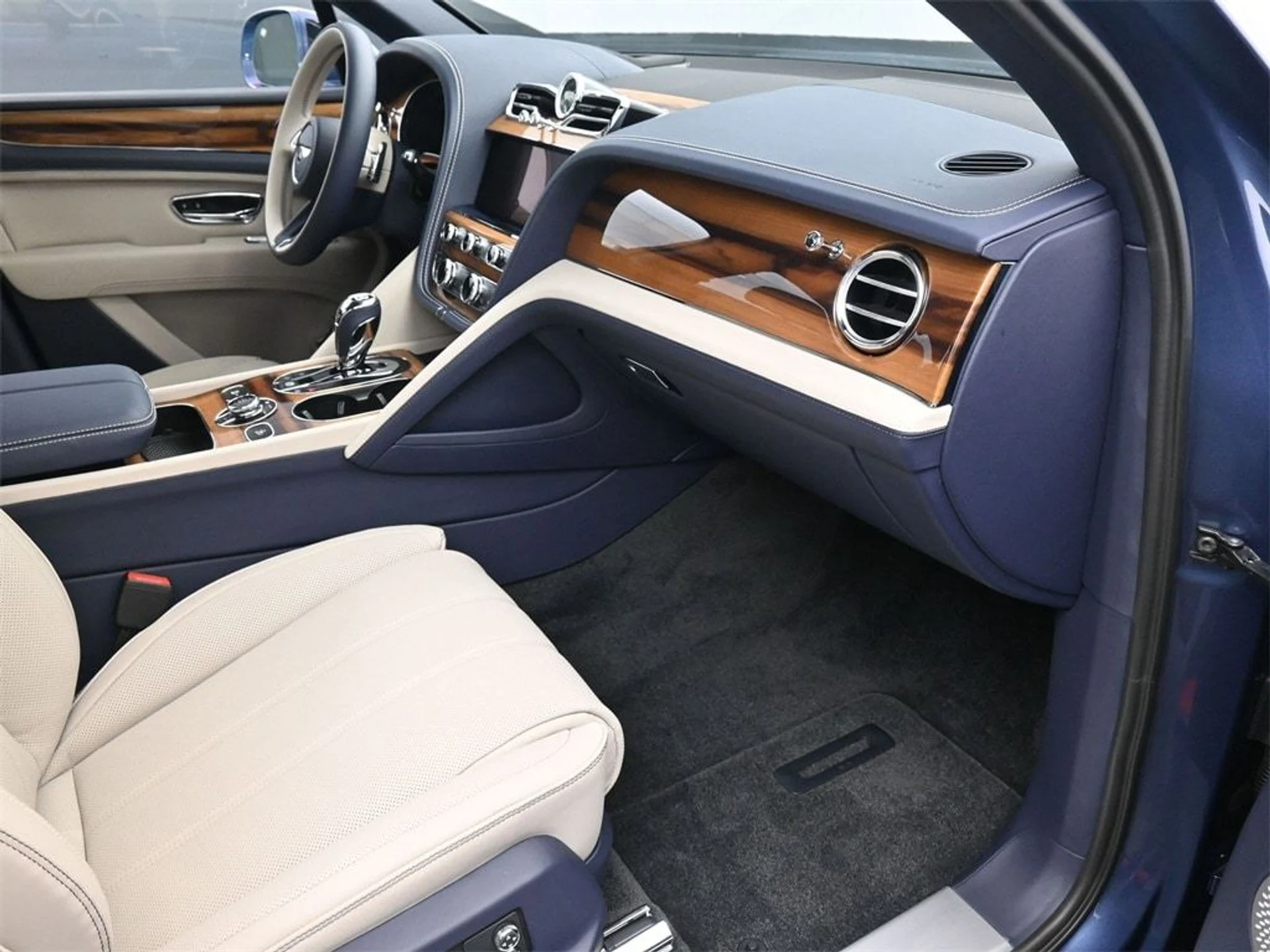 mph010_2592486462_0923e432d292b294572d0fb9c98eaf77x_92e59f6b75