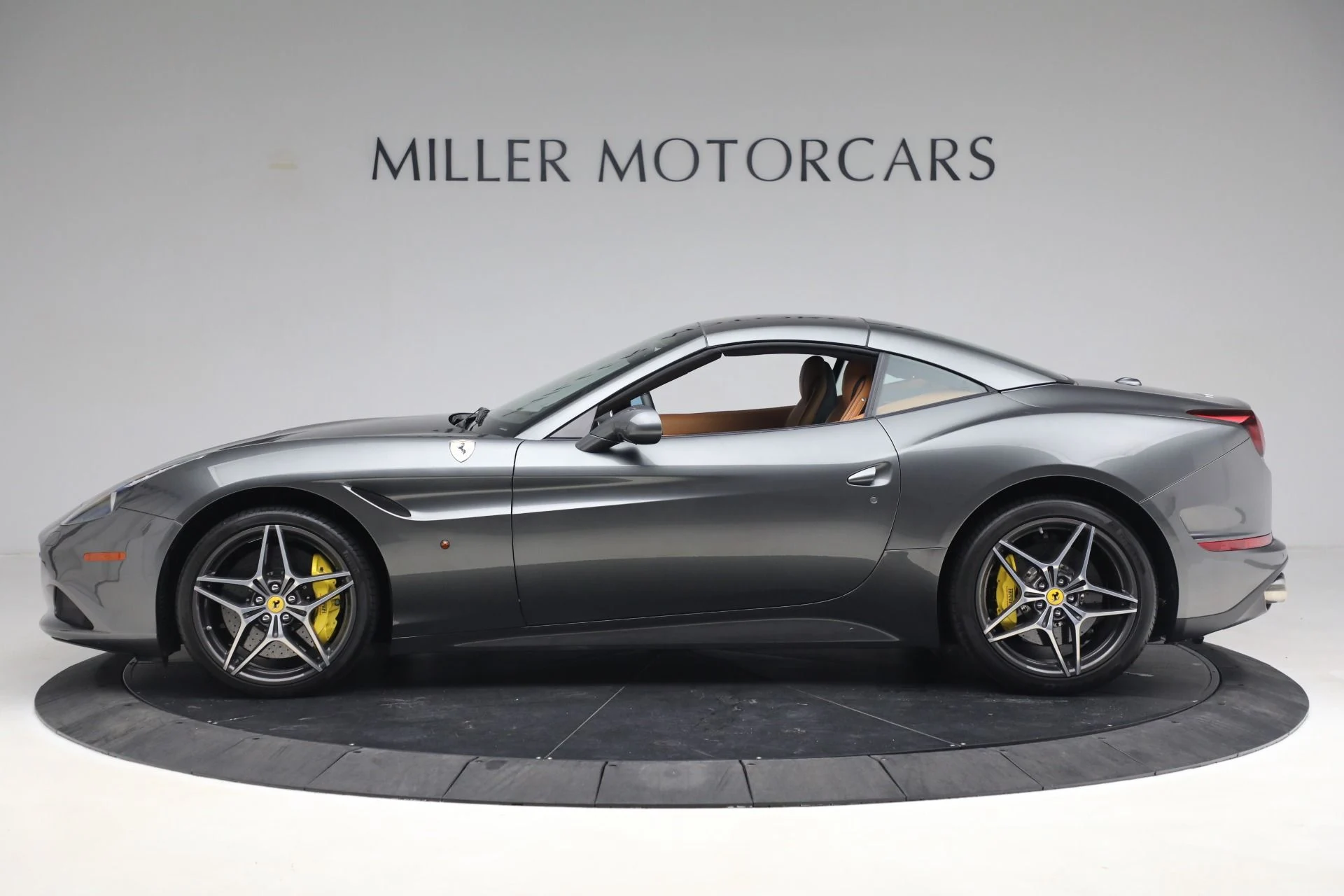 mph010_2598040275_Used_2017_Ferrari_California_T_1688060415_c0a08748c6