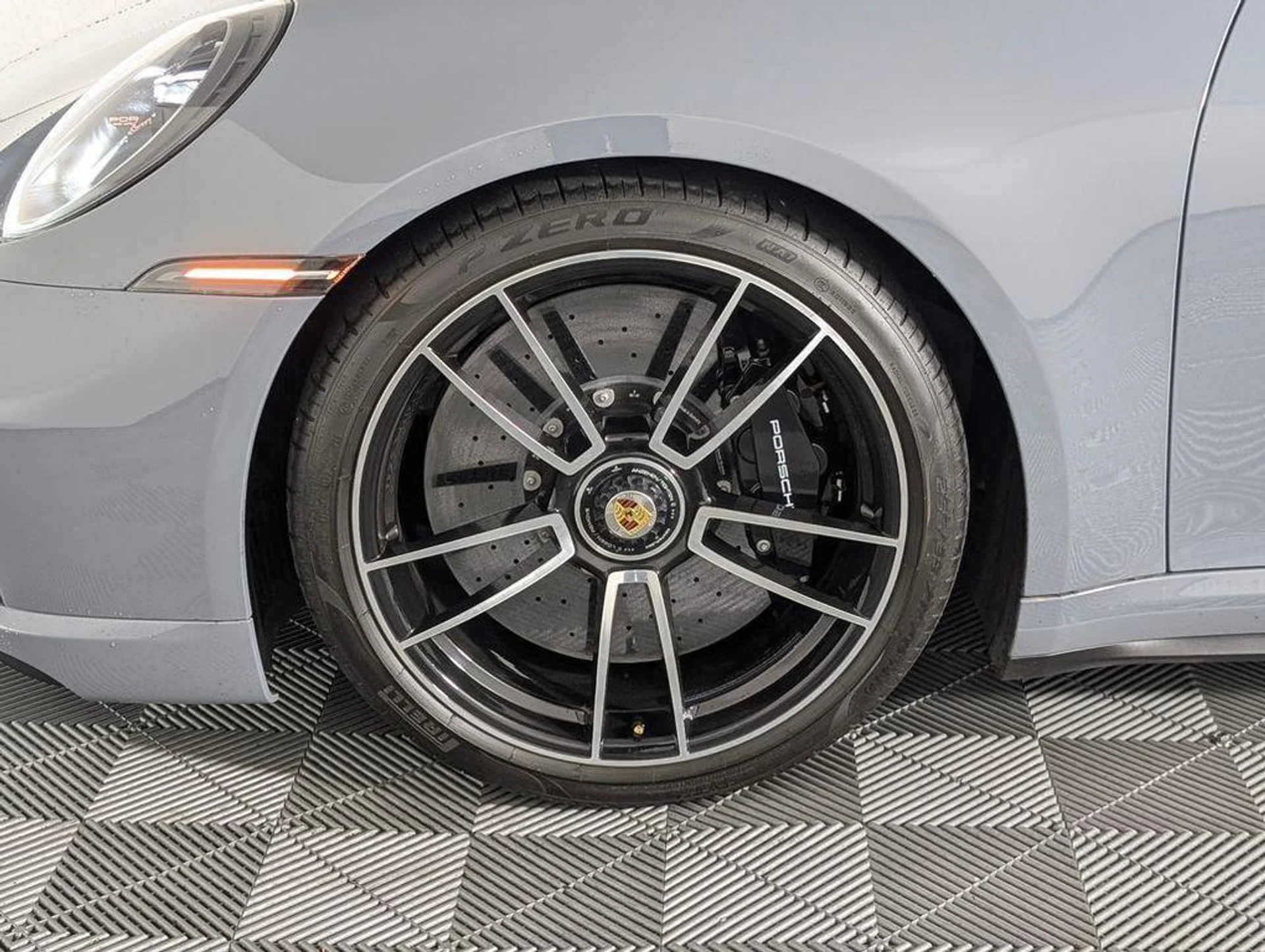 mph010_2600137850_2_C0_T_7l_X_Vahr1x_VUW_x1_Yx4_BW_6_A_7d4993951e