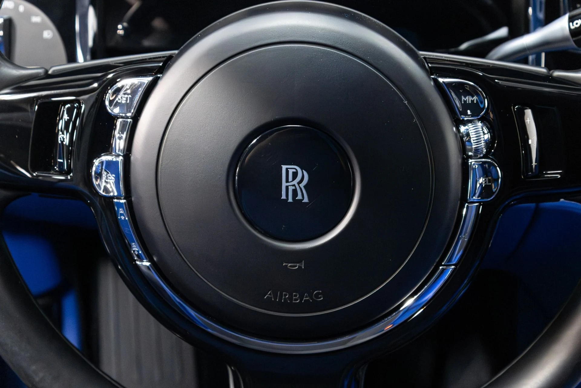 mph010_2601937360_Used_2017_Rolls_Royce_Ghost_Black_Badge_1764012368_79c07c0b02