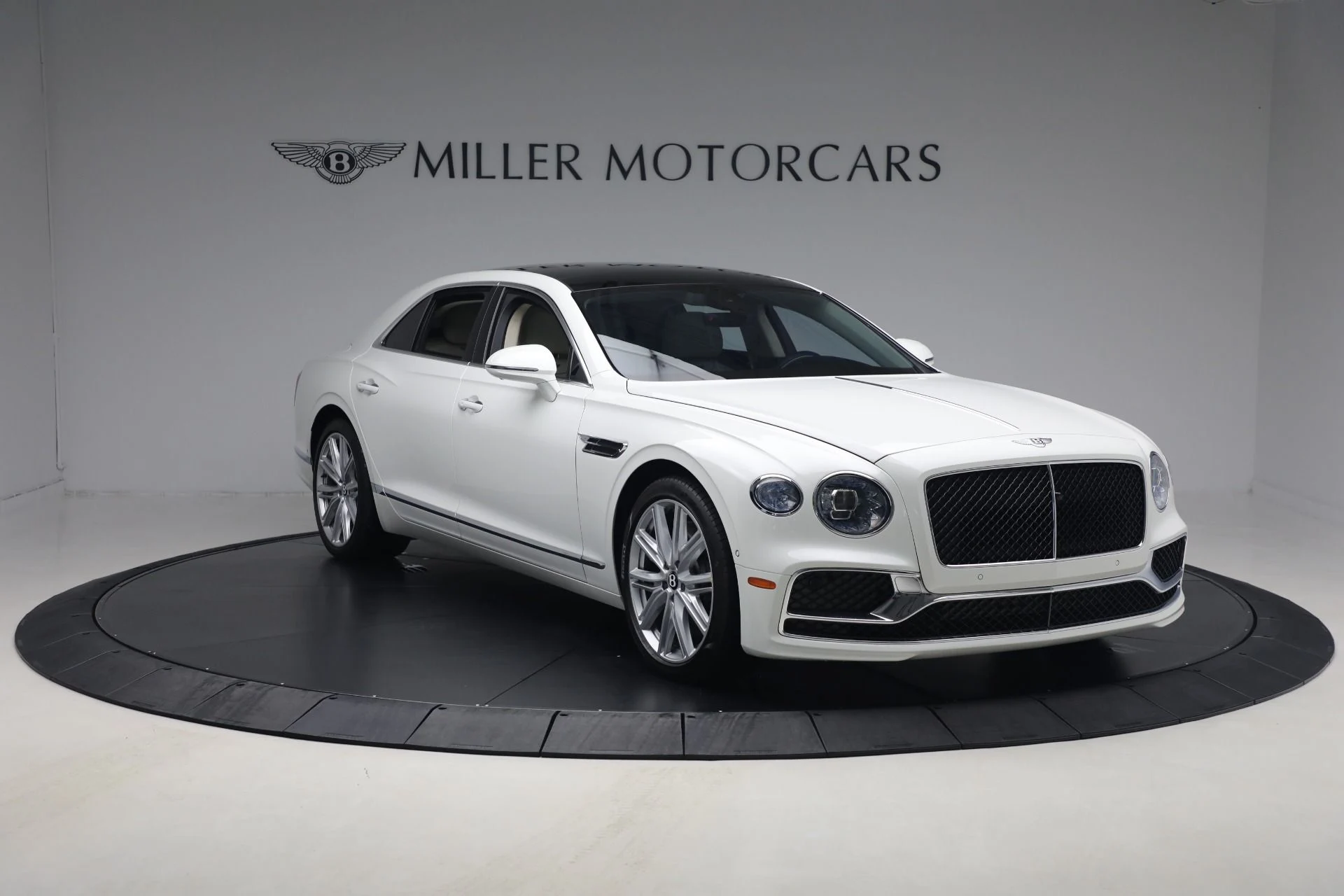 mph010_2604433242_Used_2024_Bentley_Flying_Spur_Hybrid_5fcd8c01d3