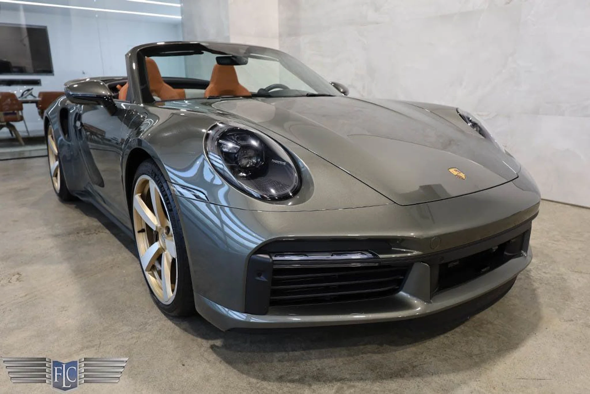 mph010_2607931653_used_2024_porsche_911_turboscabriolet_9689_22927458_11_1024_0ed8f6fd4f