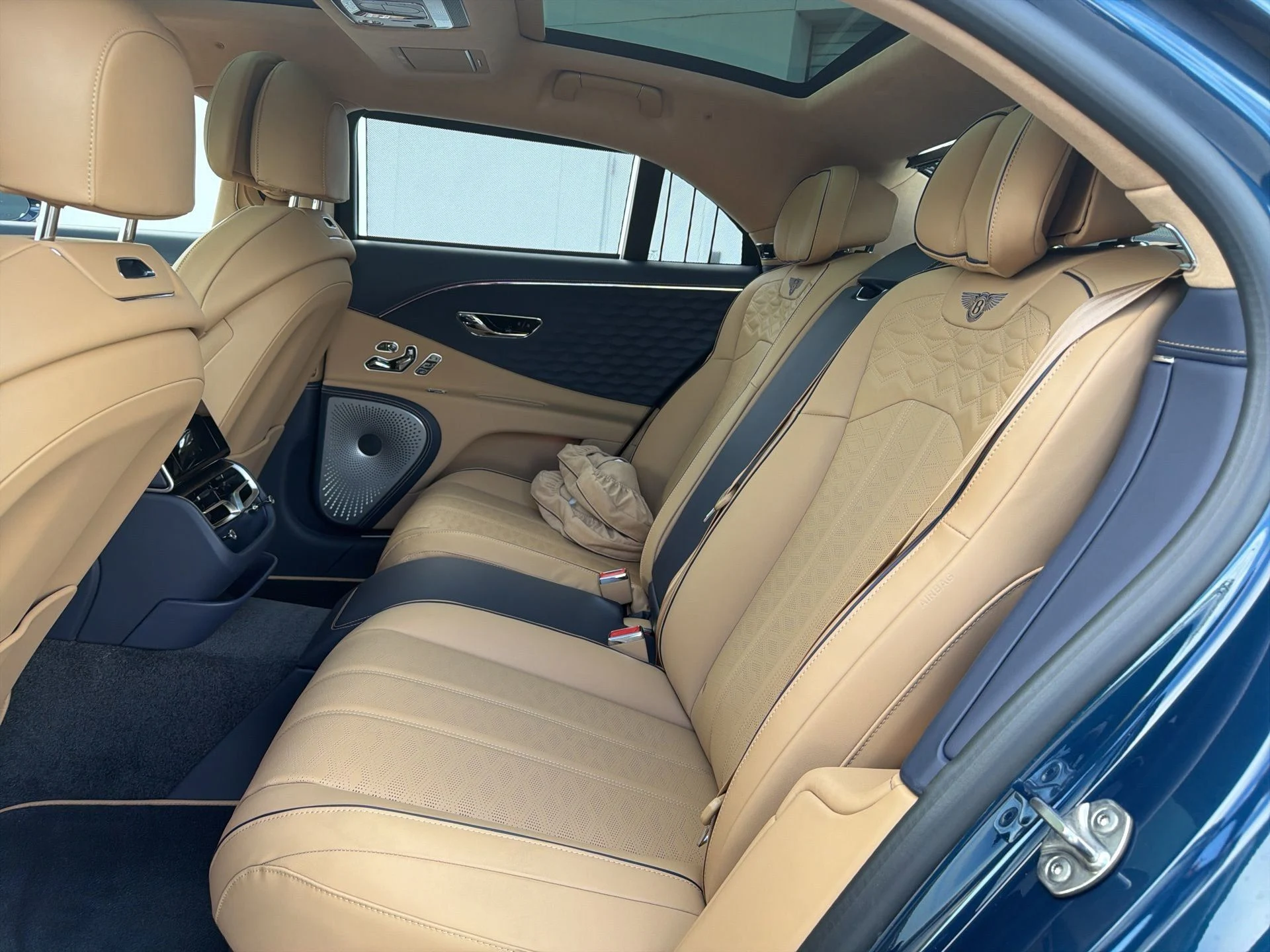 mph010_2617343735_b3884ca362d842d9882b8519b3814ebd_b3d2b4fa90