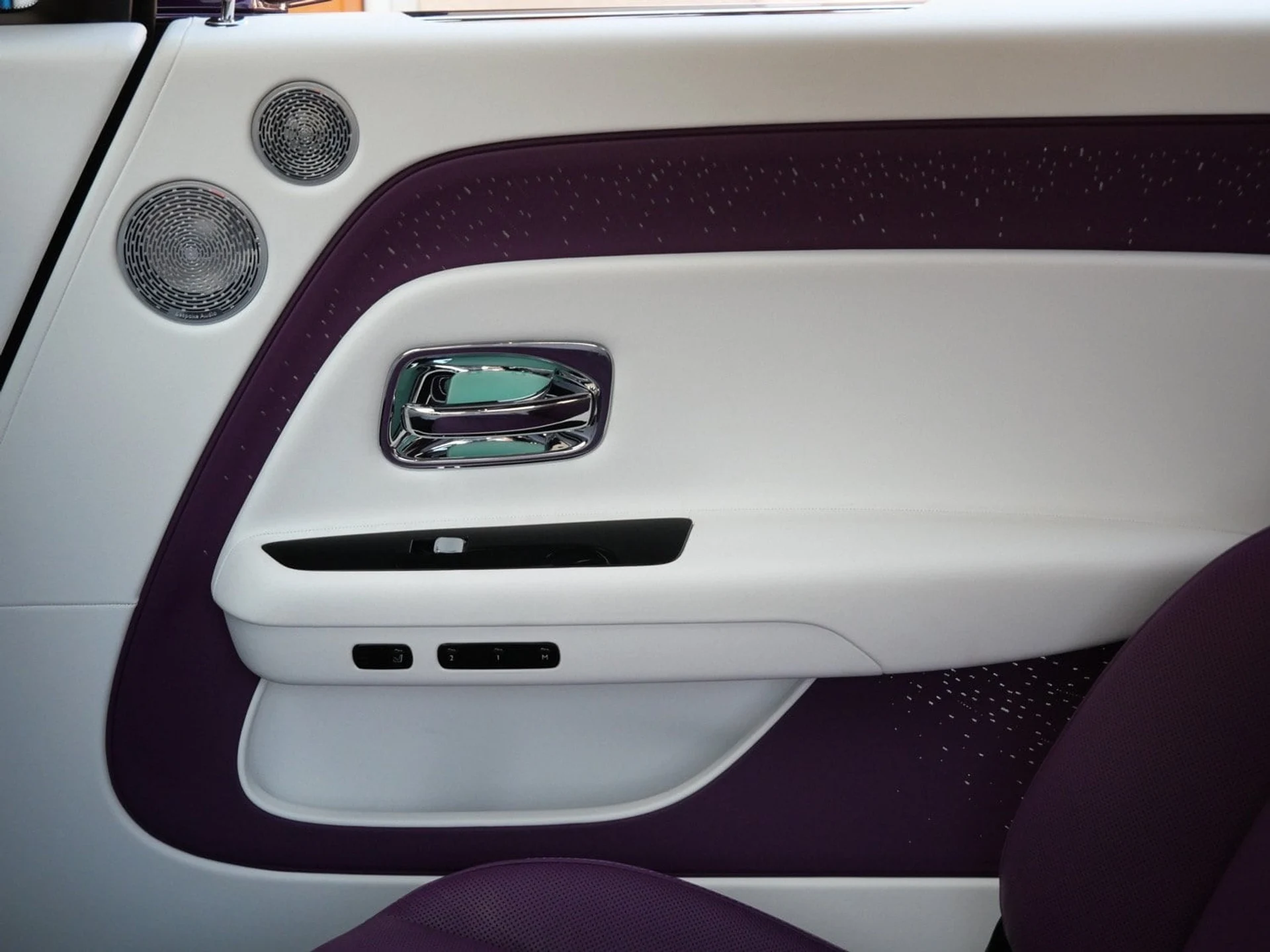 mph010_2620230566_28e6a810a55a6f08b97a2d120ad03722x_c8785372f9