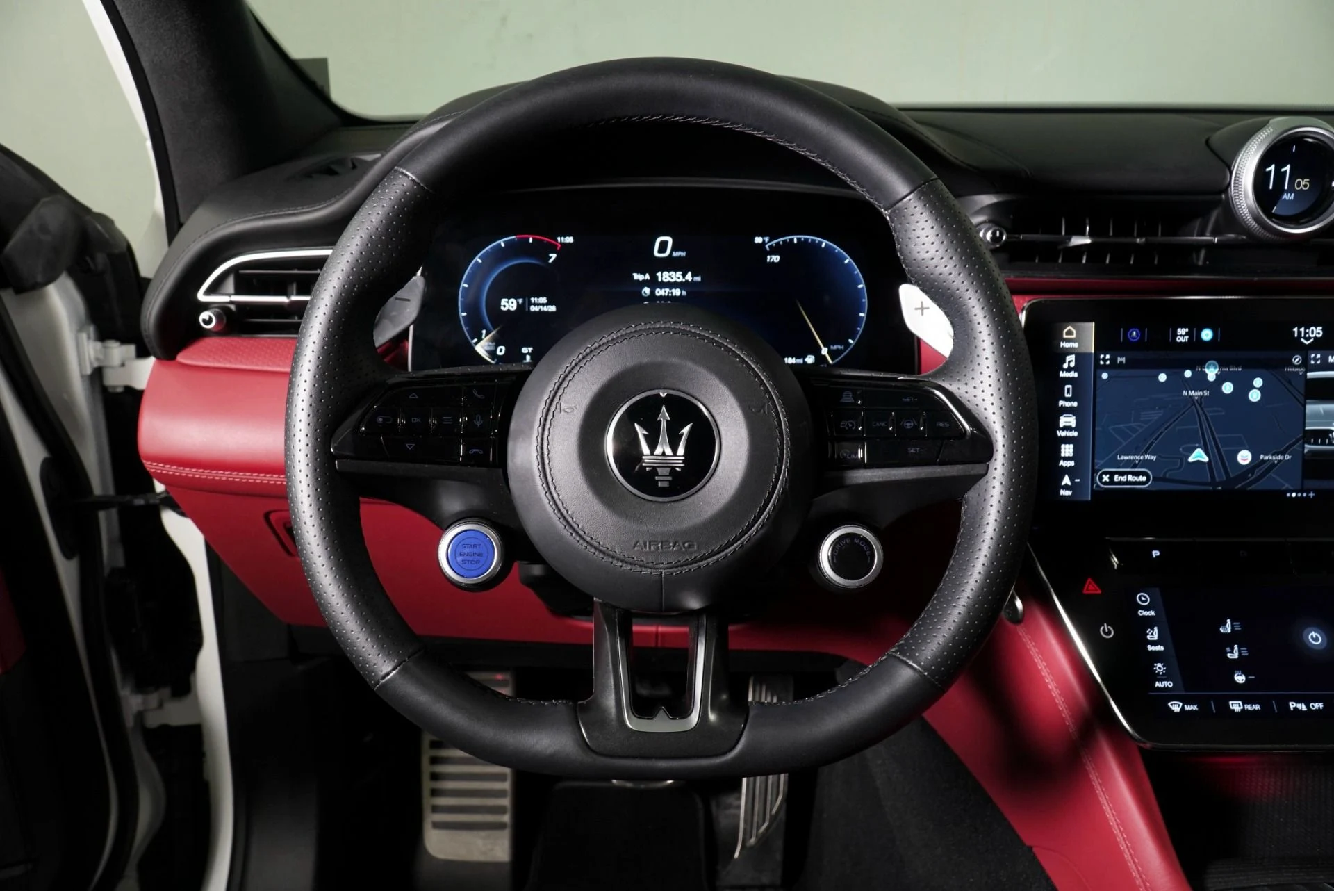 mph010_2626090074_New_2025_Maserati_Grecale_Modena_1776302402_c356dcf641