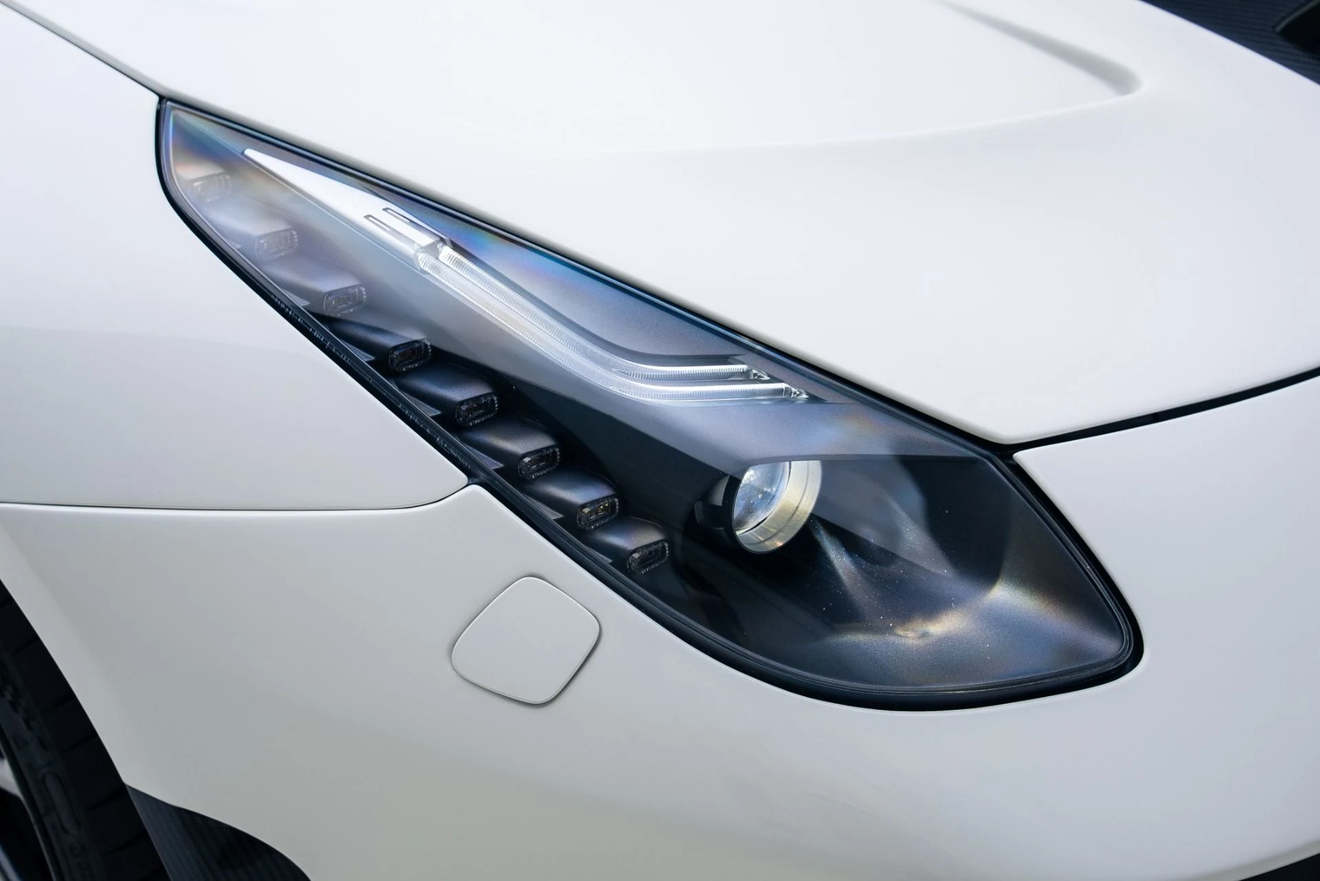 mph010_2627492300_Used_2016_Ferrari_F12berlinetta_1765306007_b0cbe4cddb