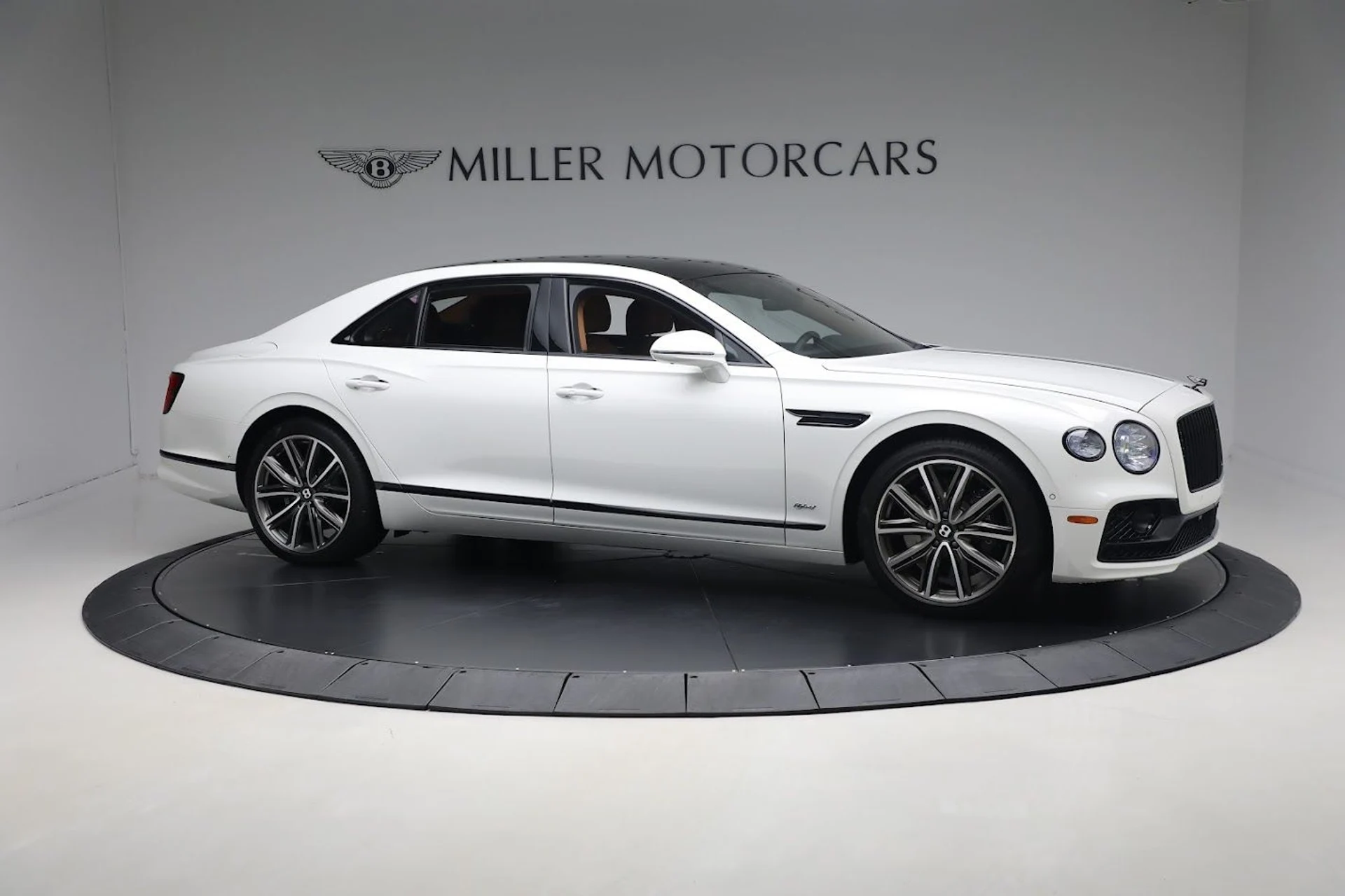 mph010_2629423169_Used_2022_Bentley_Flying_Spur_Hybrid_c002d08b8b