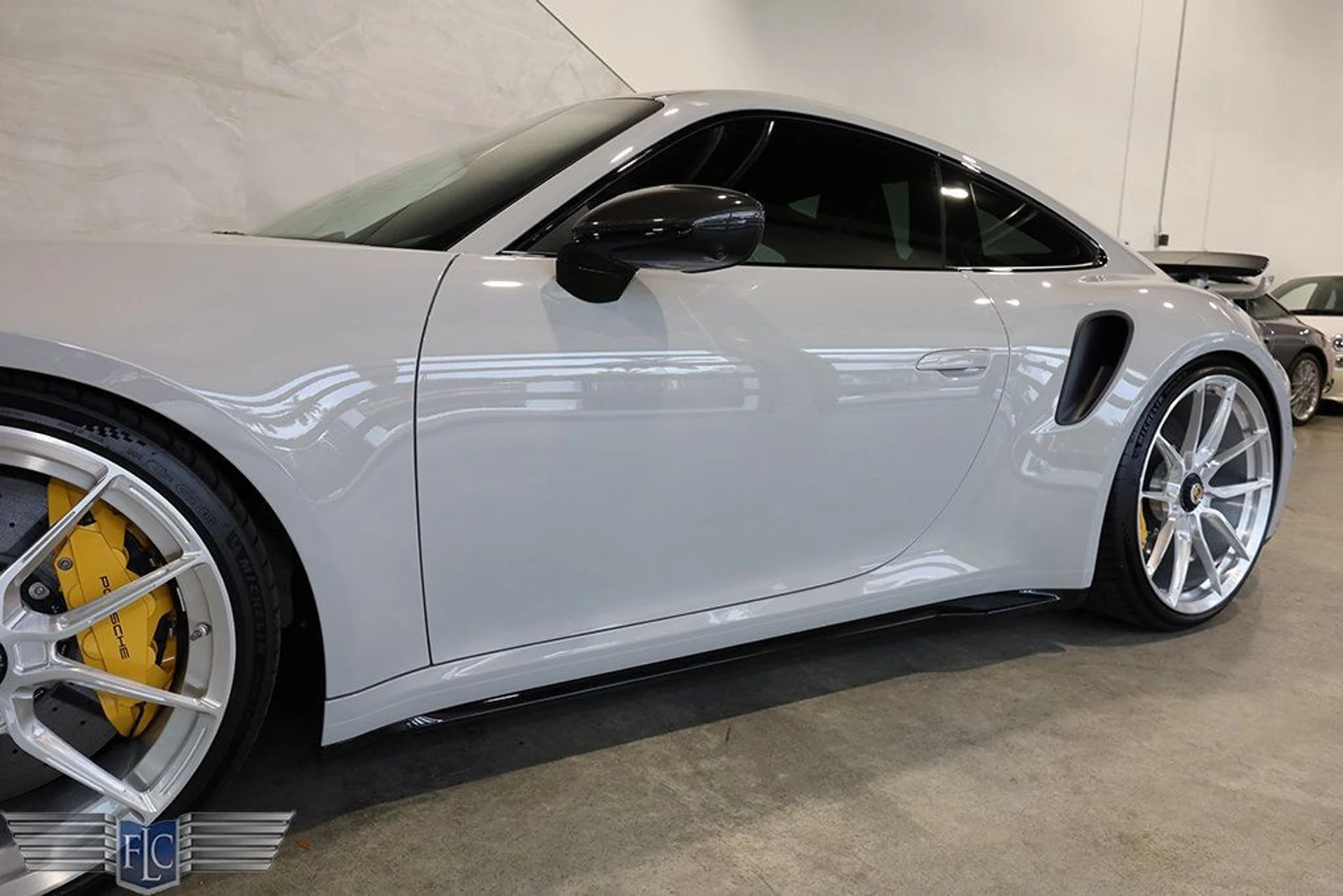 mph010_2629737287_used_2022_porsche_911_turboscoupe_9689_22838871_11_1024_fb9064558d