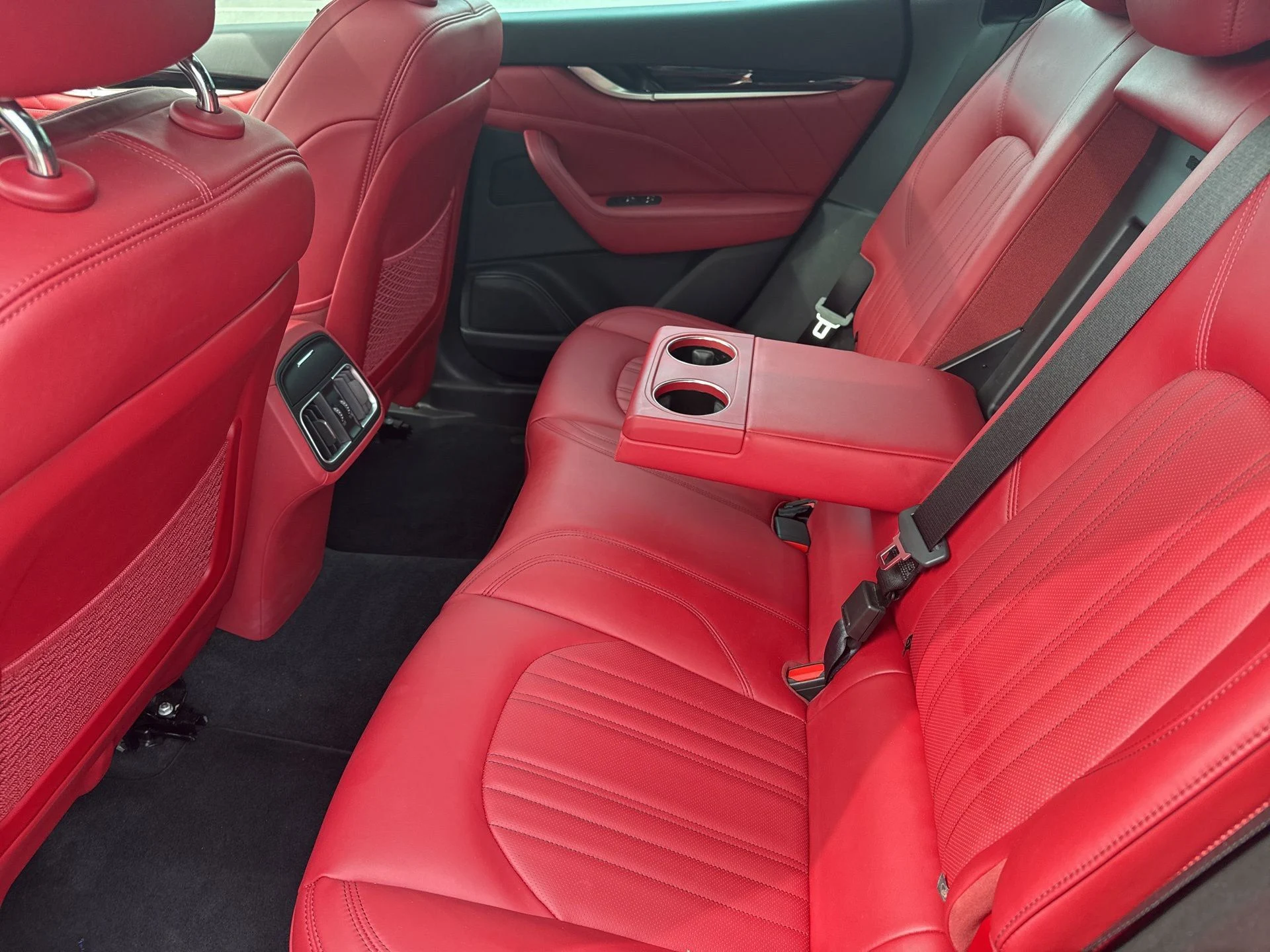 mph010_263130631_1da9ccc88b414d1ead69e40e7a7f87f5_9c9da7fc96