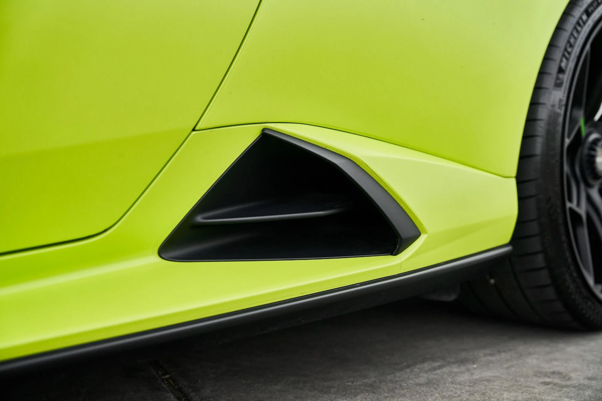 mph010_2631493856_Used_2022_Lamborghini_Huracan_STO_Base_1771294556_850b585693